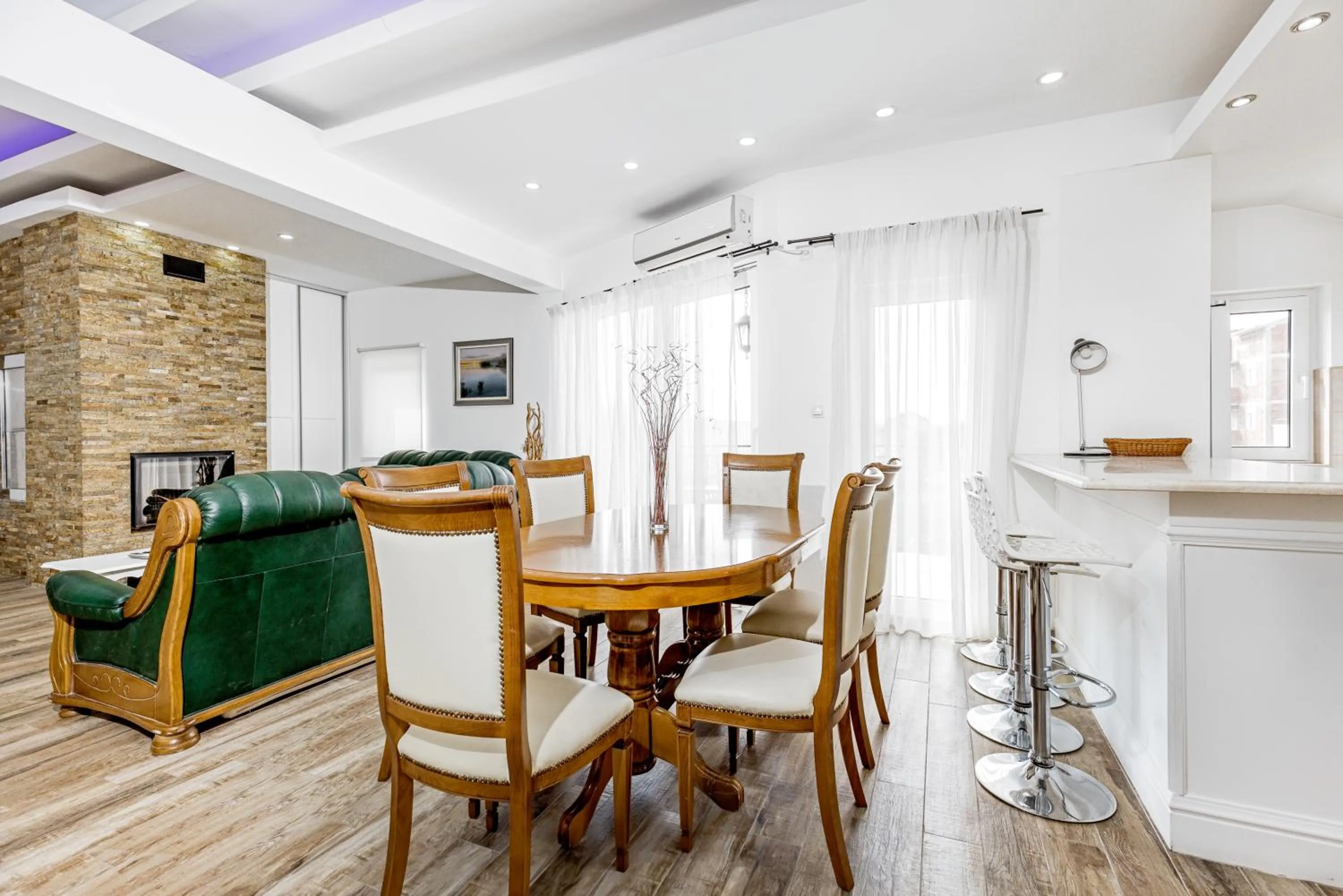 TV and multimedia in ForS Resort & Spa