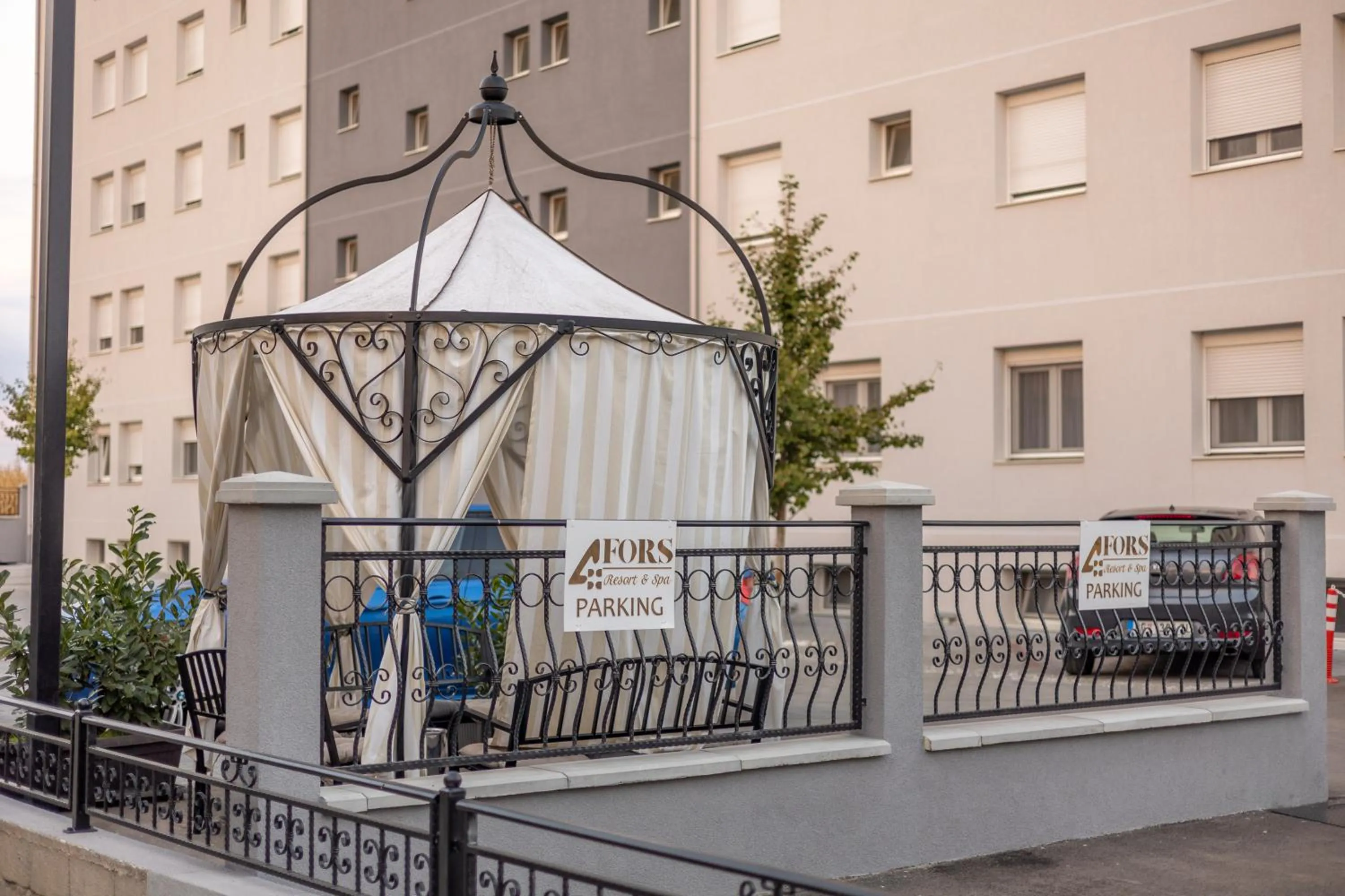 Parking in ForS Resort & Spa