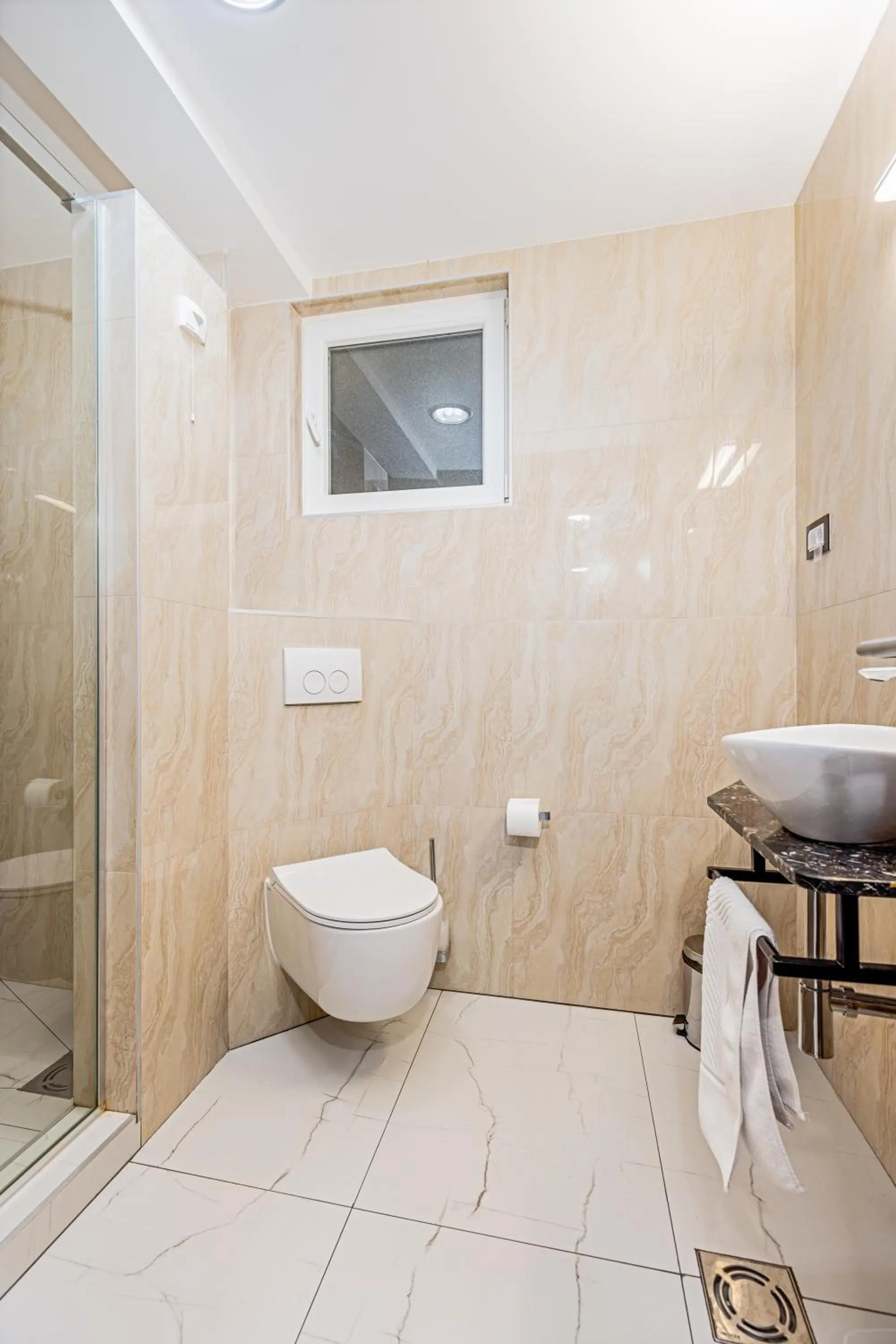 Shower in ForS Resort & Spa