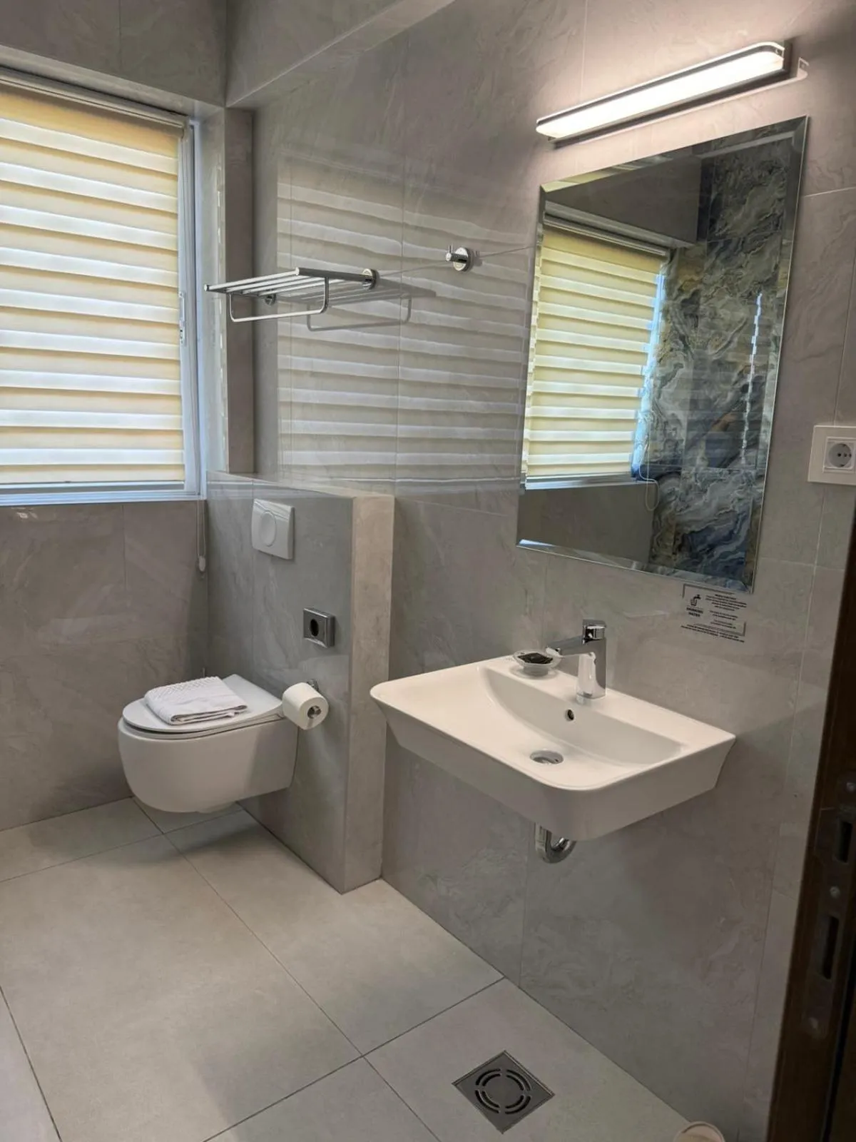 Shower in ForS Resort & Spa