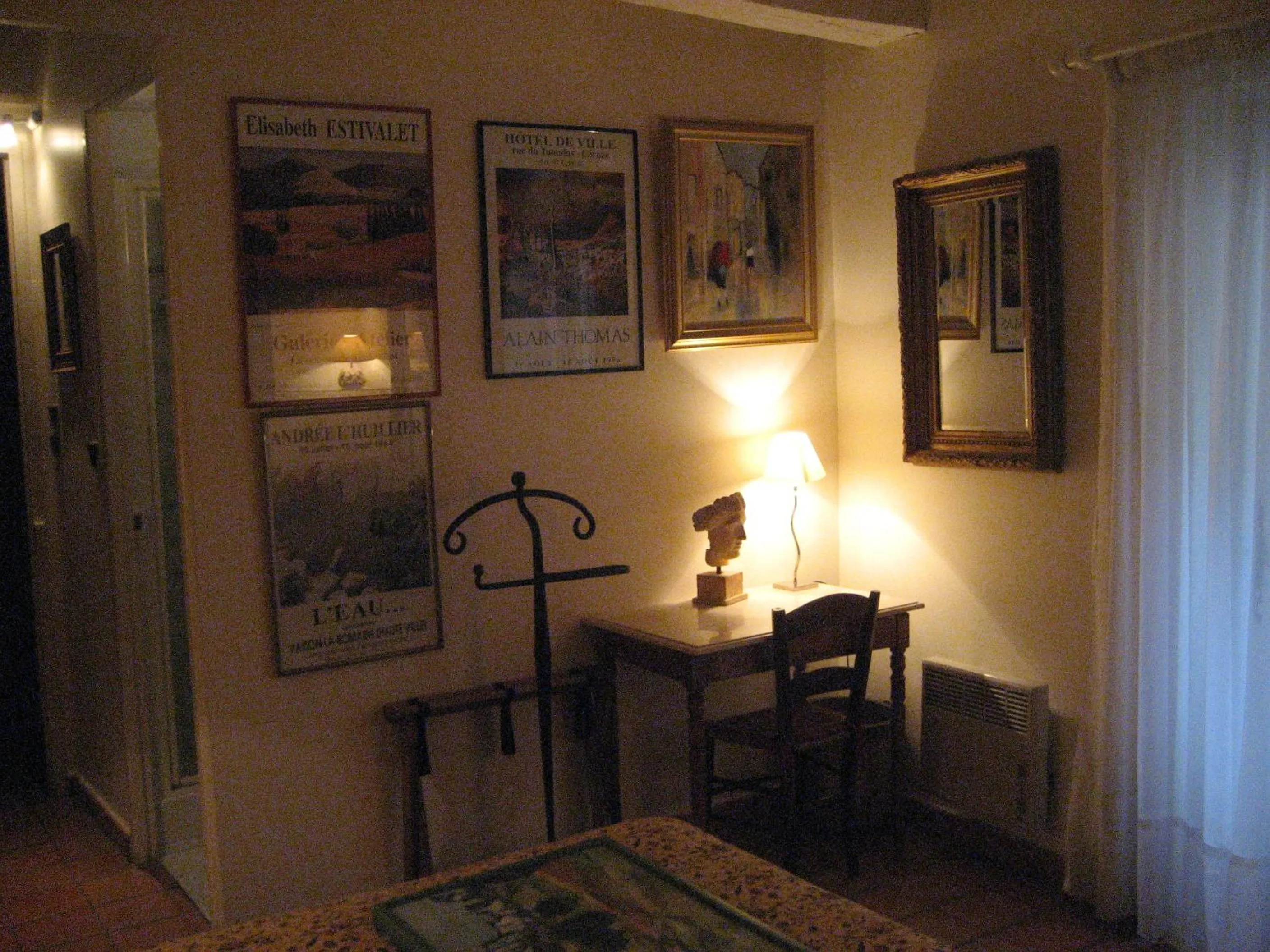Bedroom in Maison d'Hôtes de l'Evêché