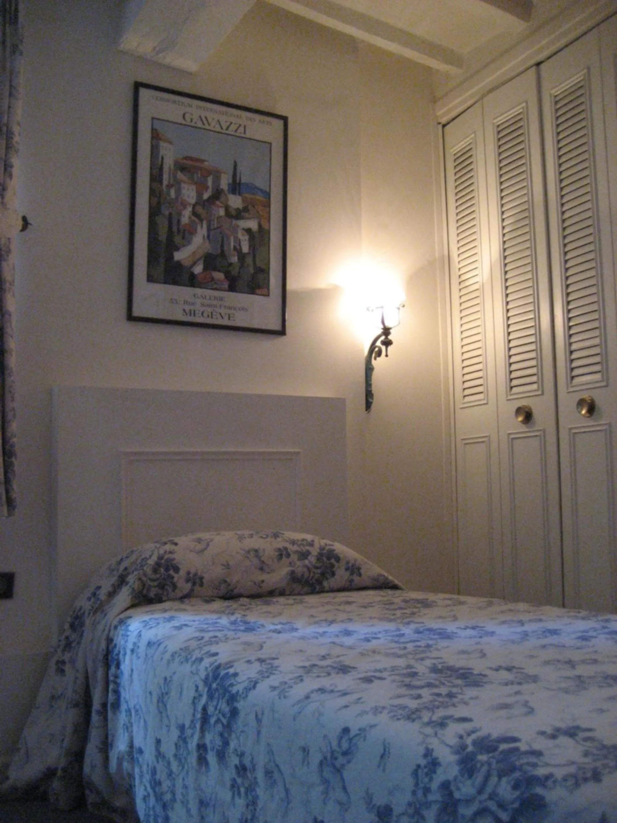 Bedroom, Bed in Maison d'Hôtes de l'Evêché