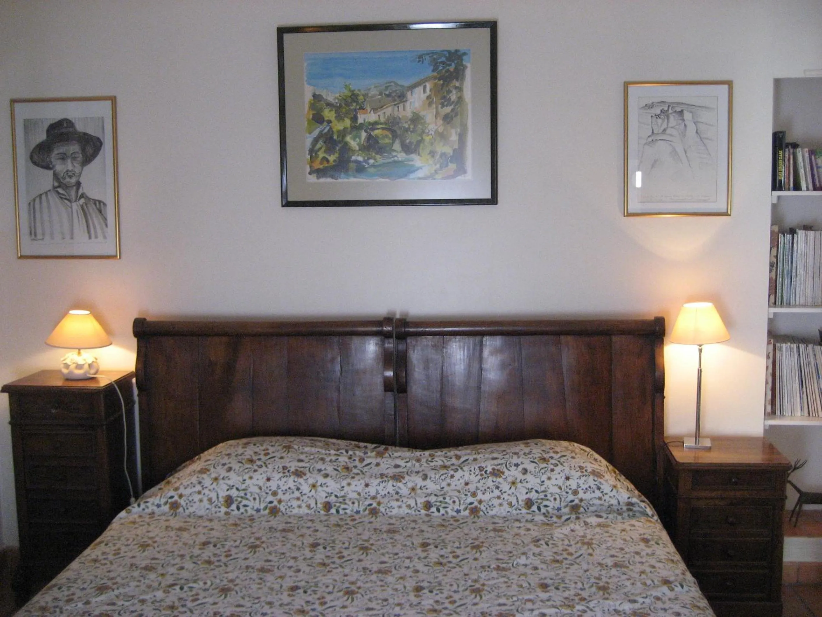 Bedroom, Bed in Maison d'Hôtes de l'Evêché