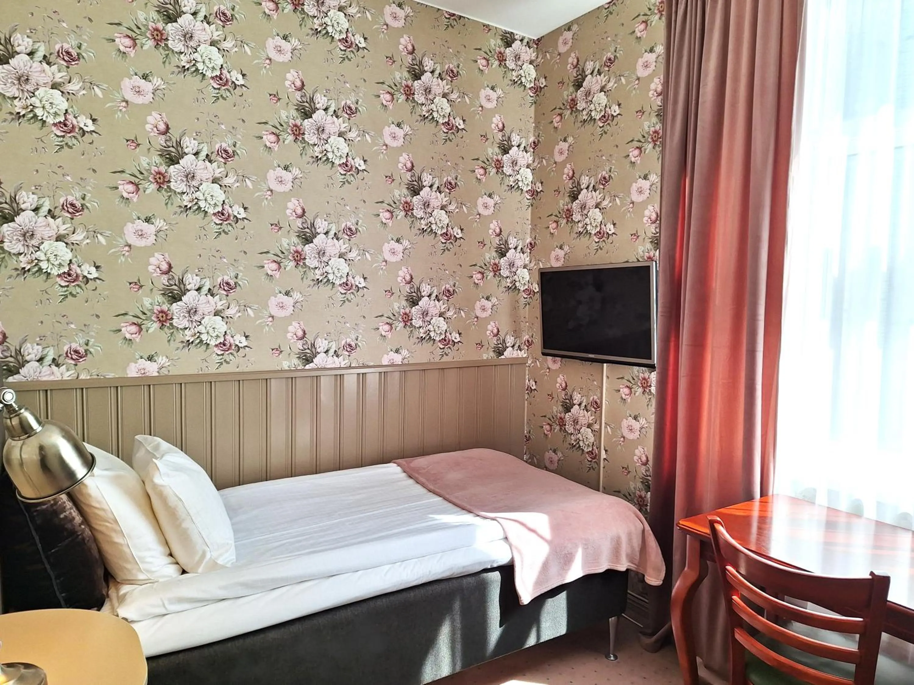 Bed in Hotell Linnéa - Helsingborg