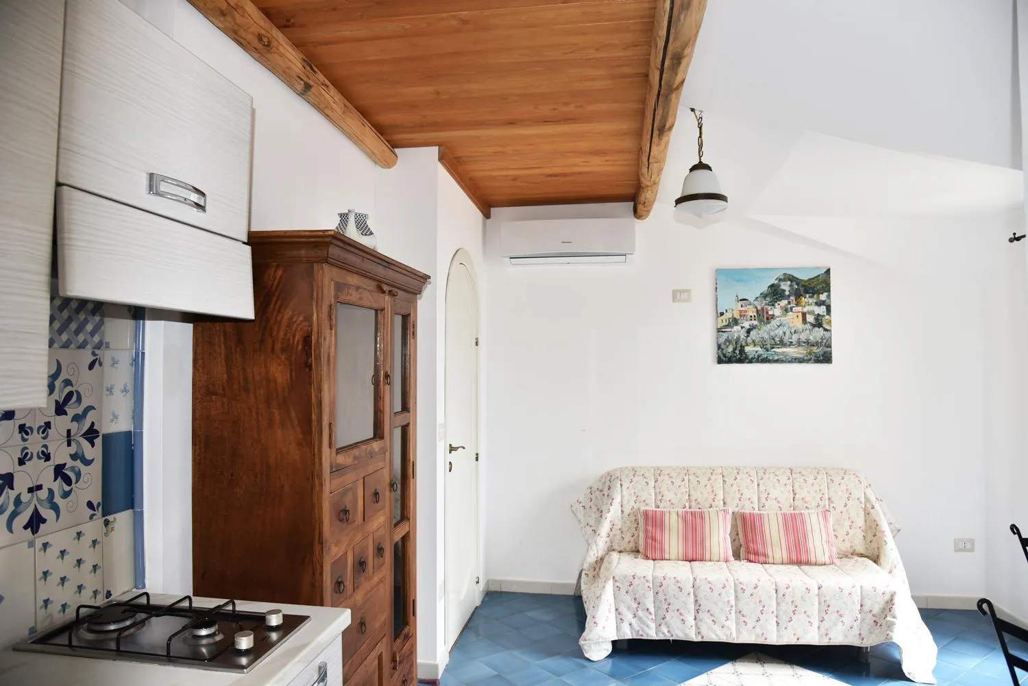 Kitchen or kitchenette, Bed in Villa Santa Sofia