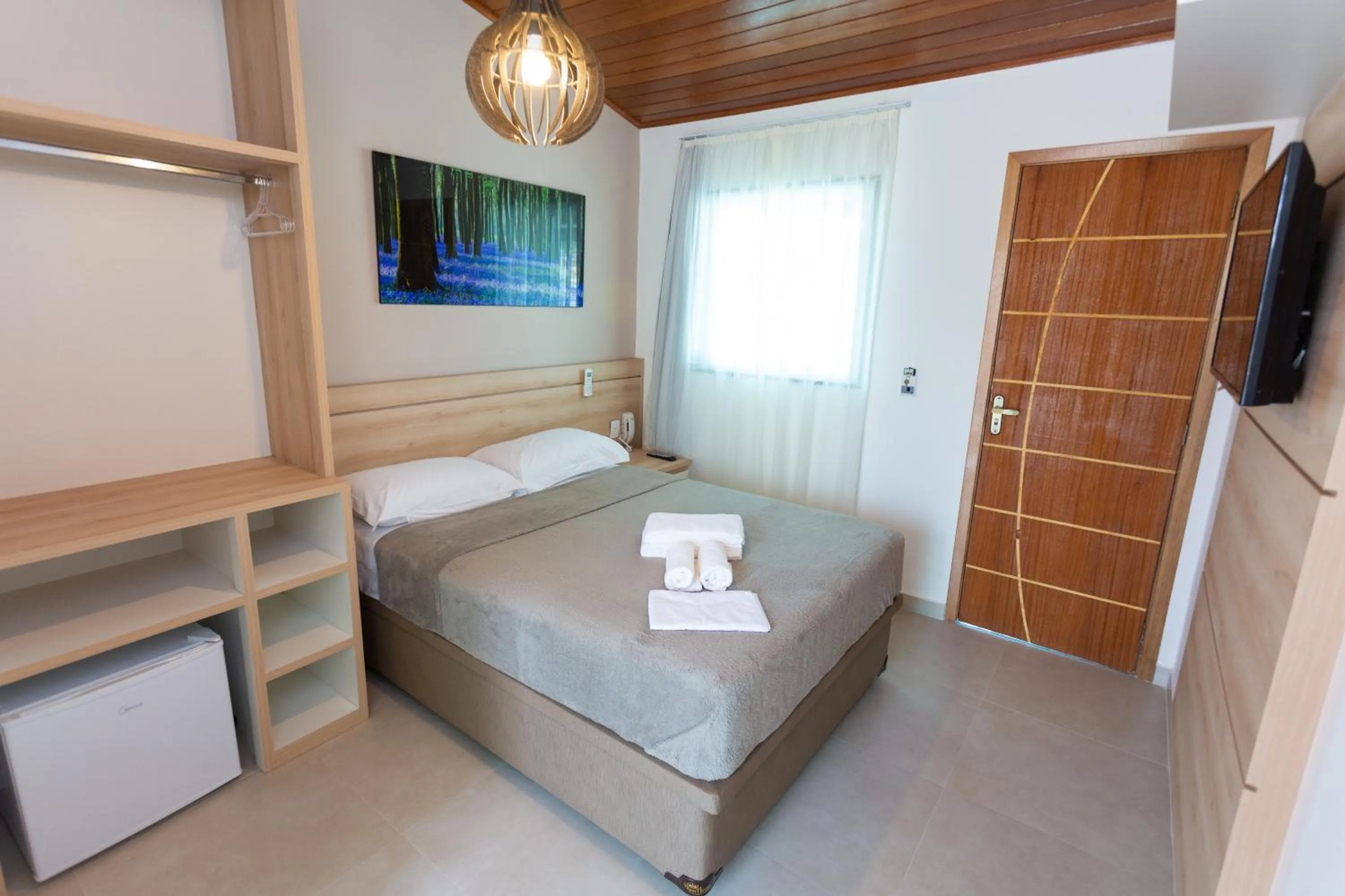 Shower, Bed in Pousada Nascer do Sol