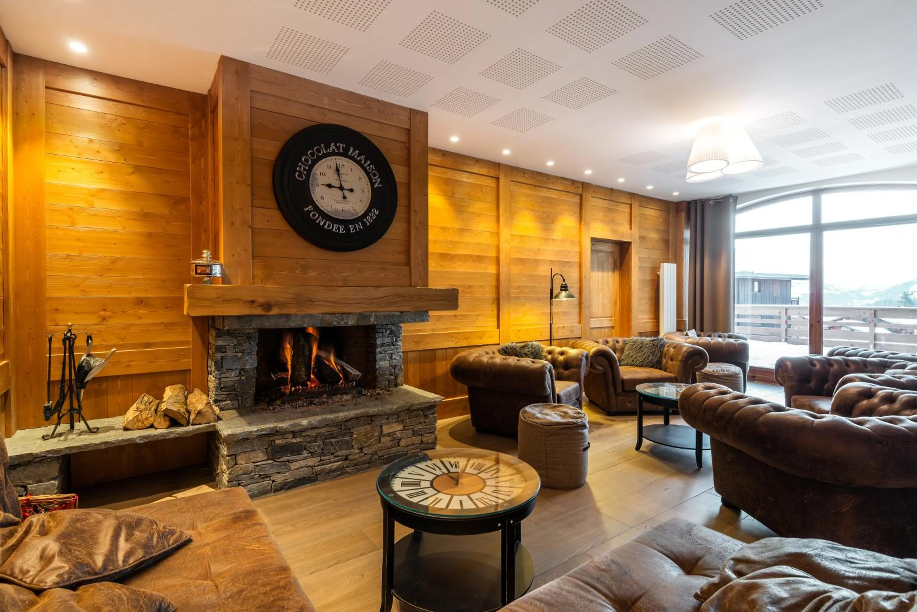 Lounge or bar in Lagrange Vacances Les Chalets d'Emeraude