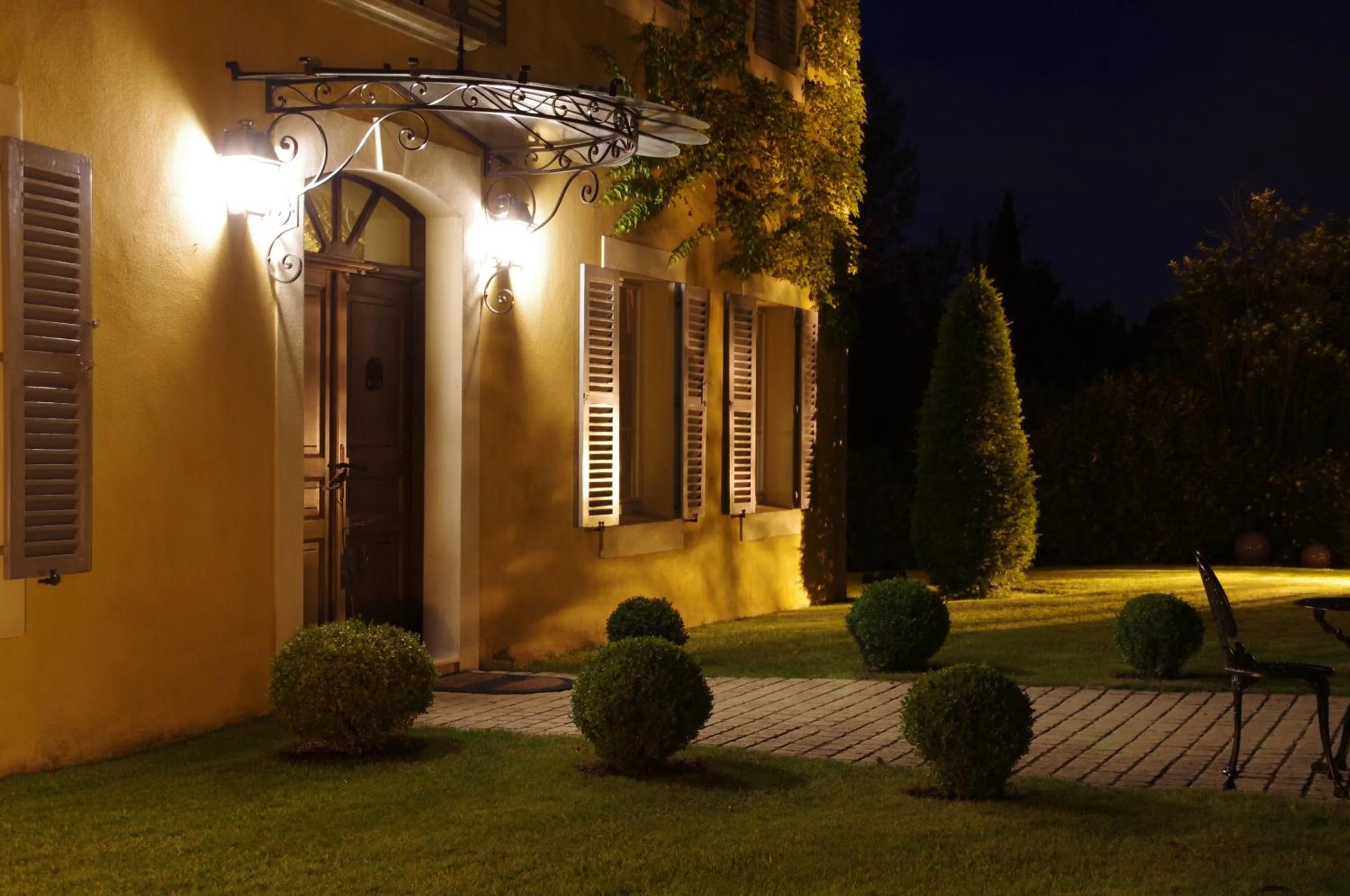 Facade/entrance in La Bastide Tara