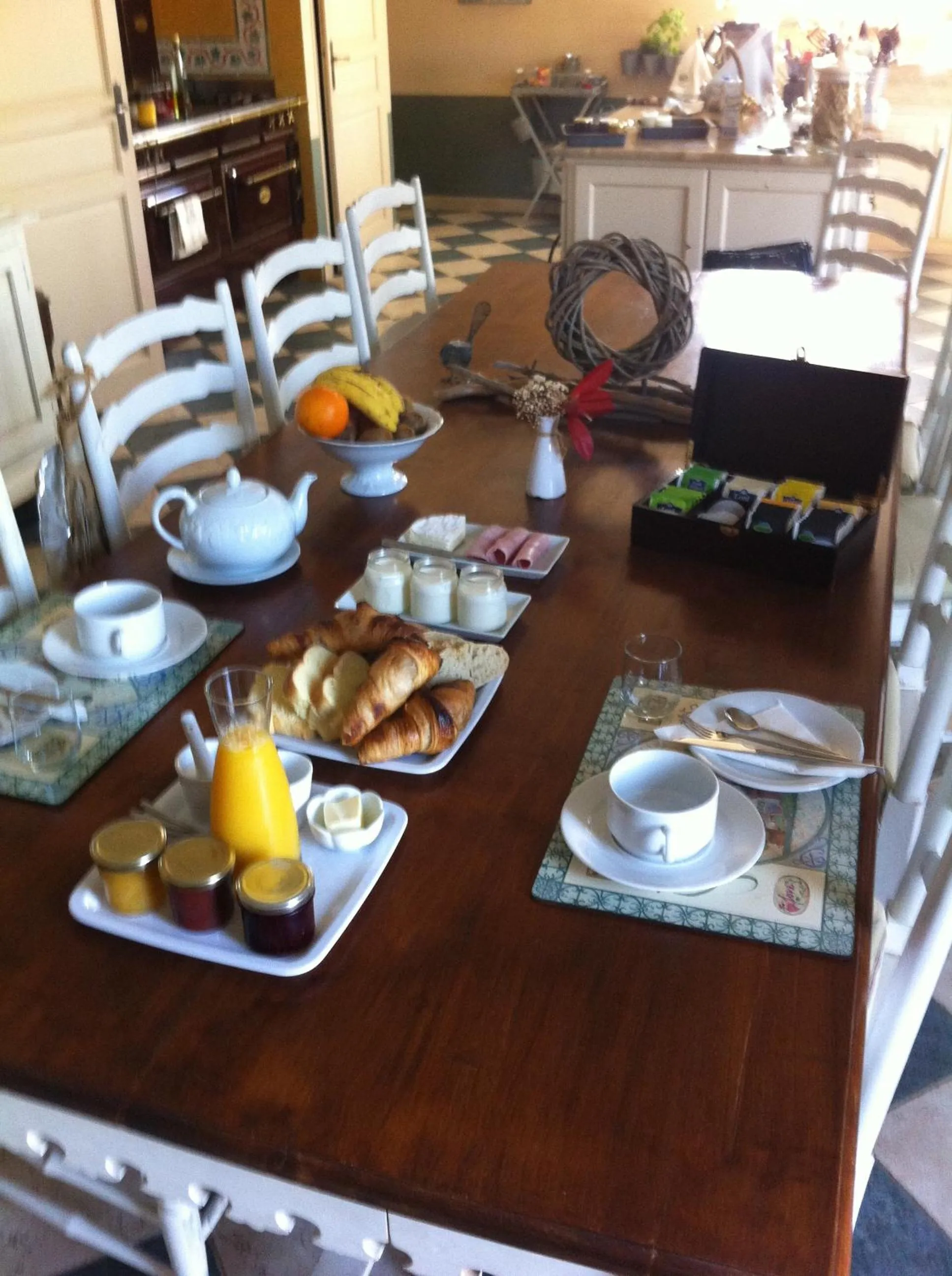 Food and drinks in La Bastide Tara