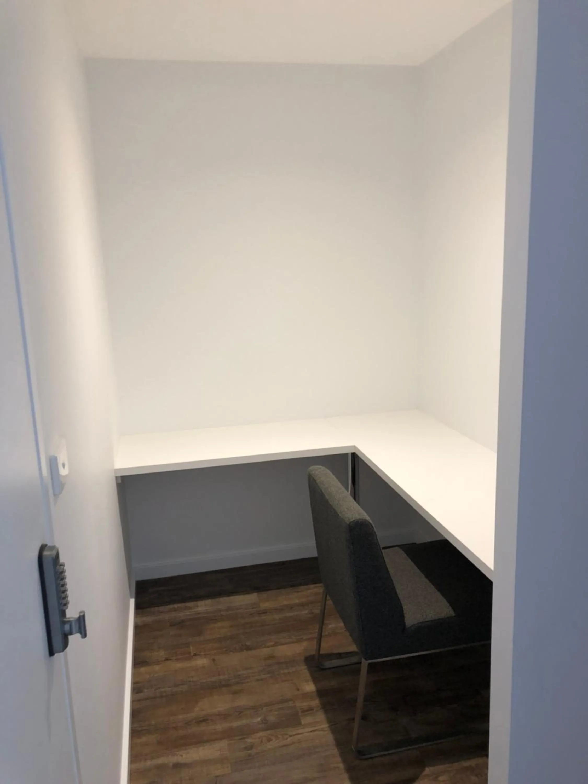 Seating area in Quattro On Young