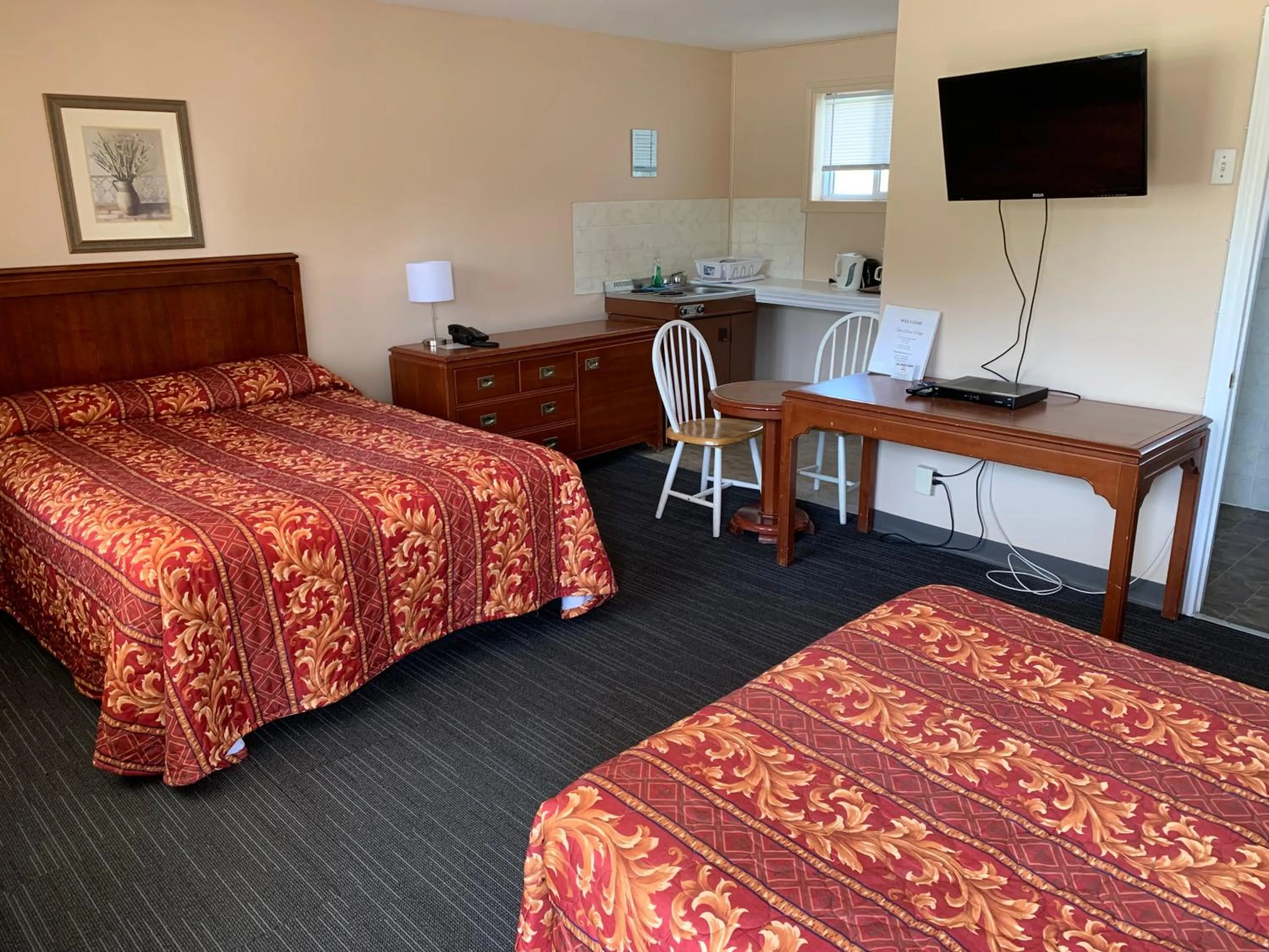 Bedroom, Bed in The Silver Birch Motel