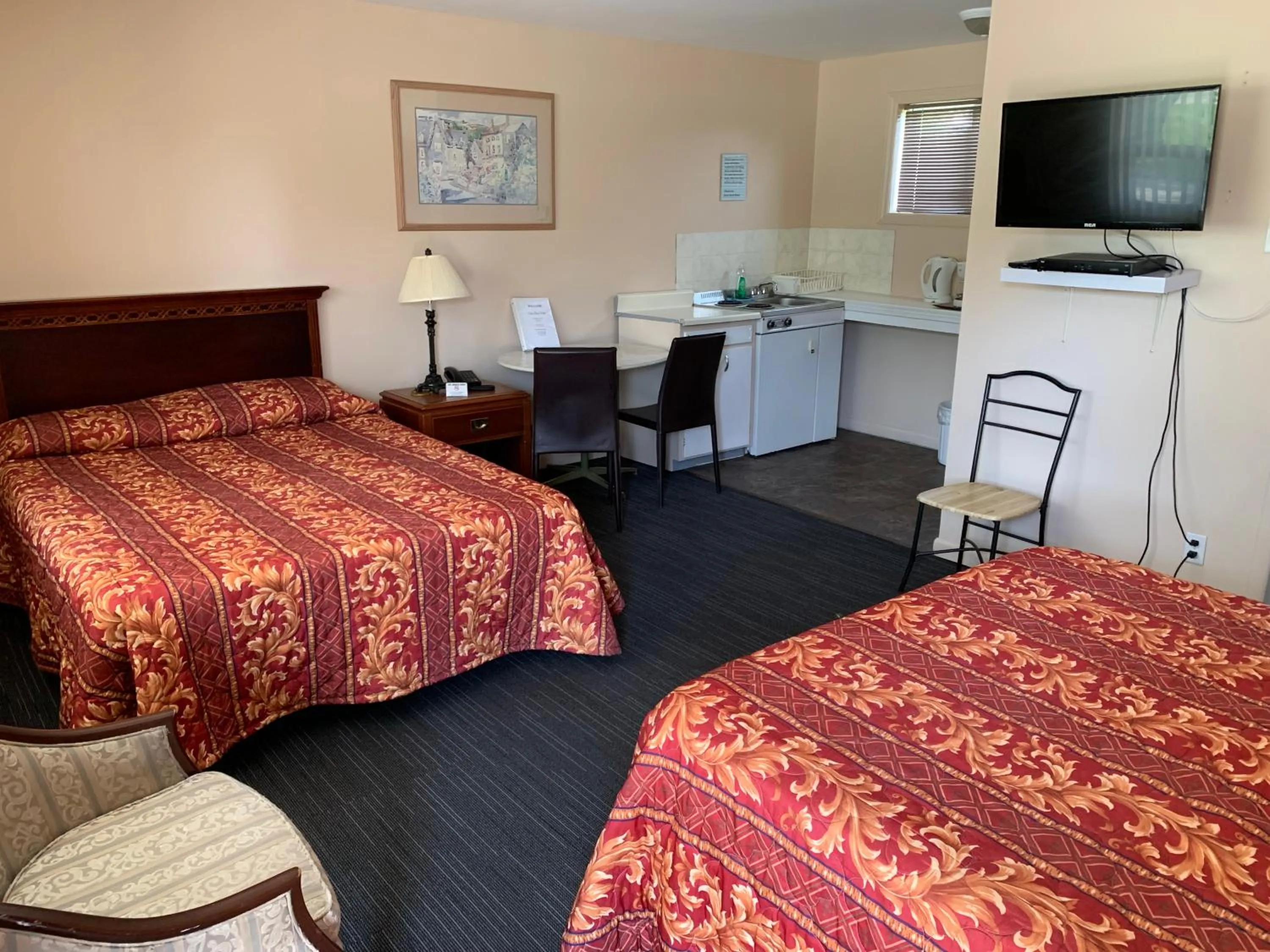 Bedroom, Bed in The Silver Birch Motel