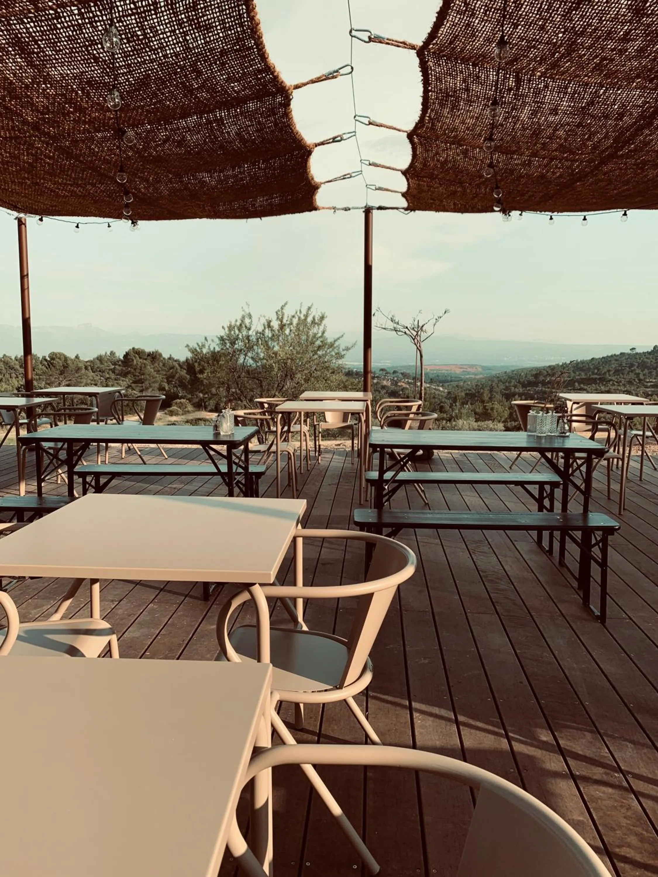 Restaurant/places to eat in Le Relais de Saint de Ser