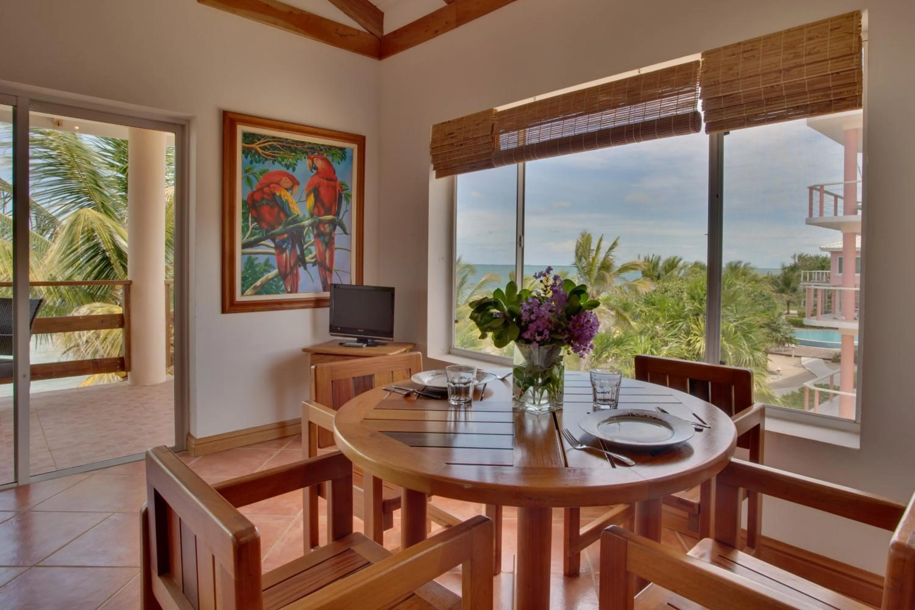 Dining area in Laru Beya Resort