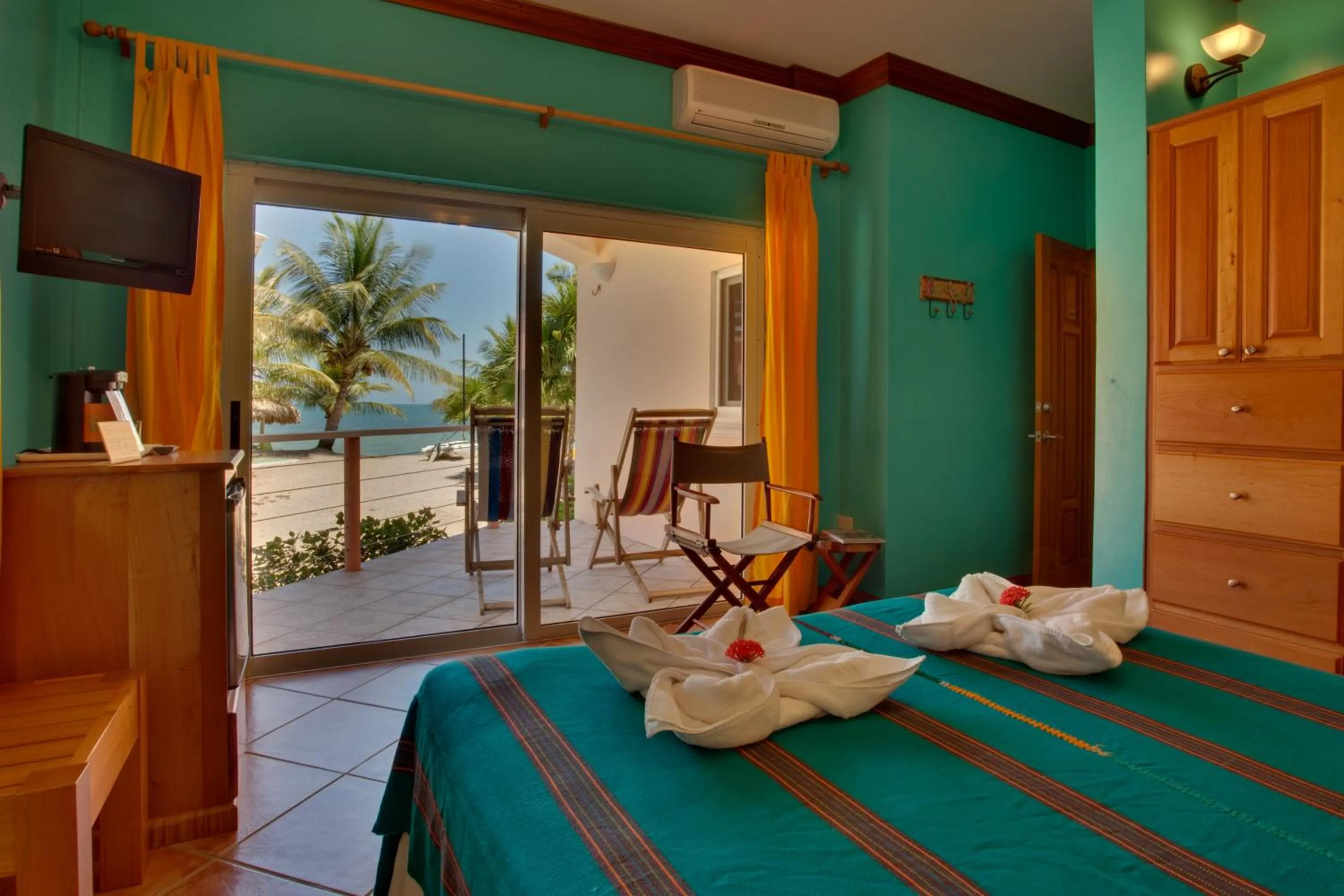 Balcony/Terrace, Bed in Laru Beya Resort