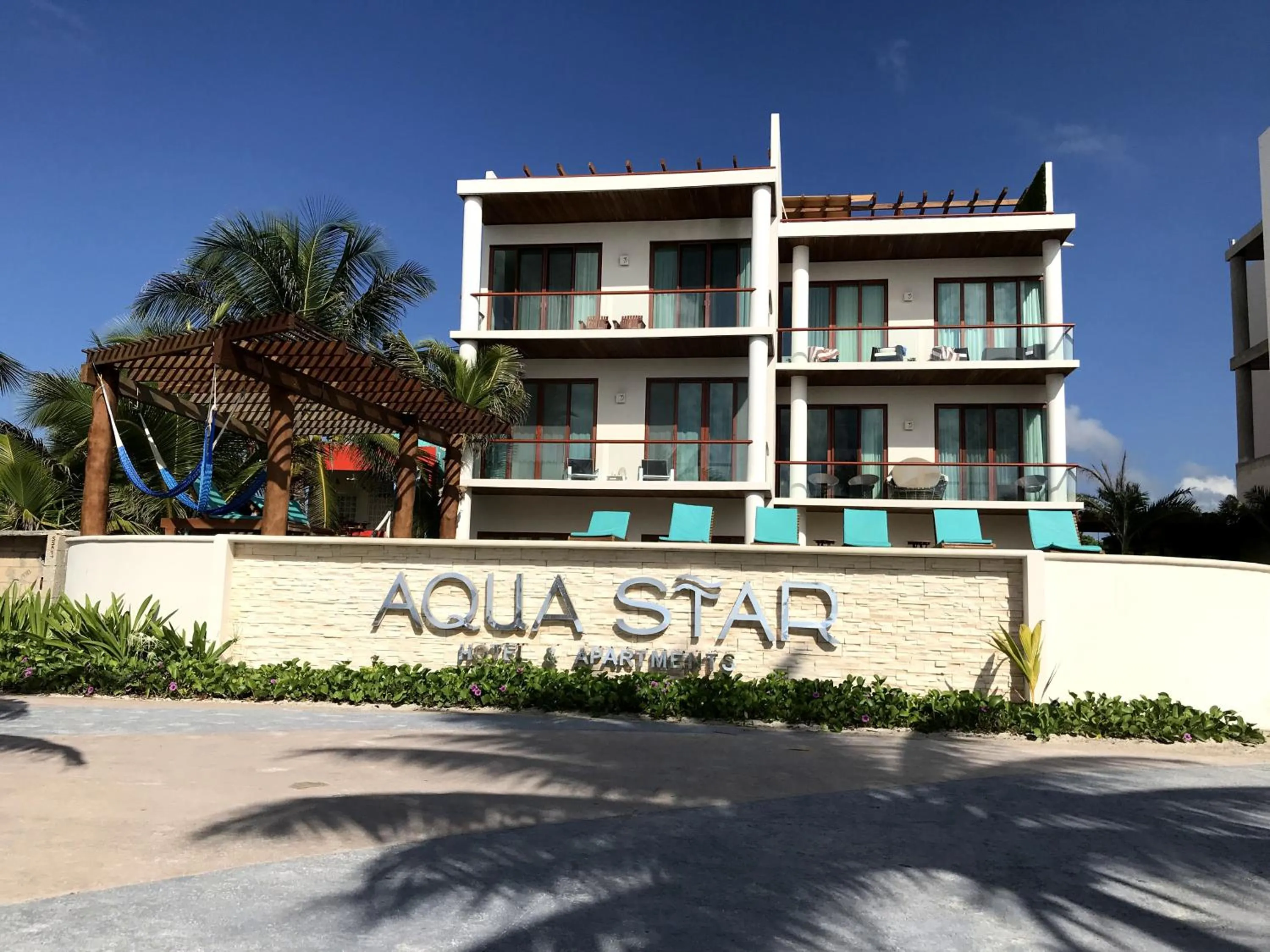 Property building in Aquastar Unique Hotel & Apartments Mahahual