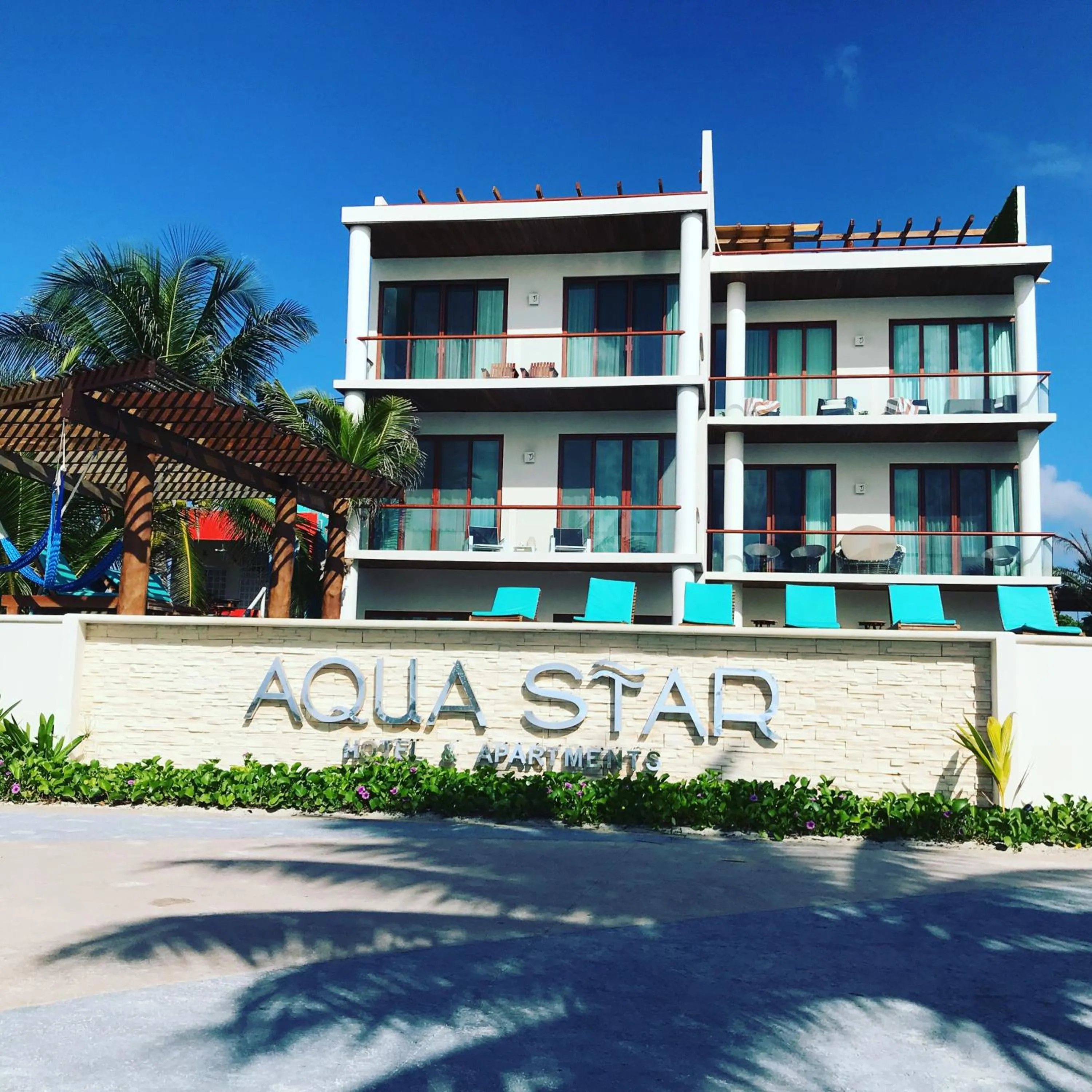 Property building in Aquastar Unique Hotel & Apartments Mahahual