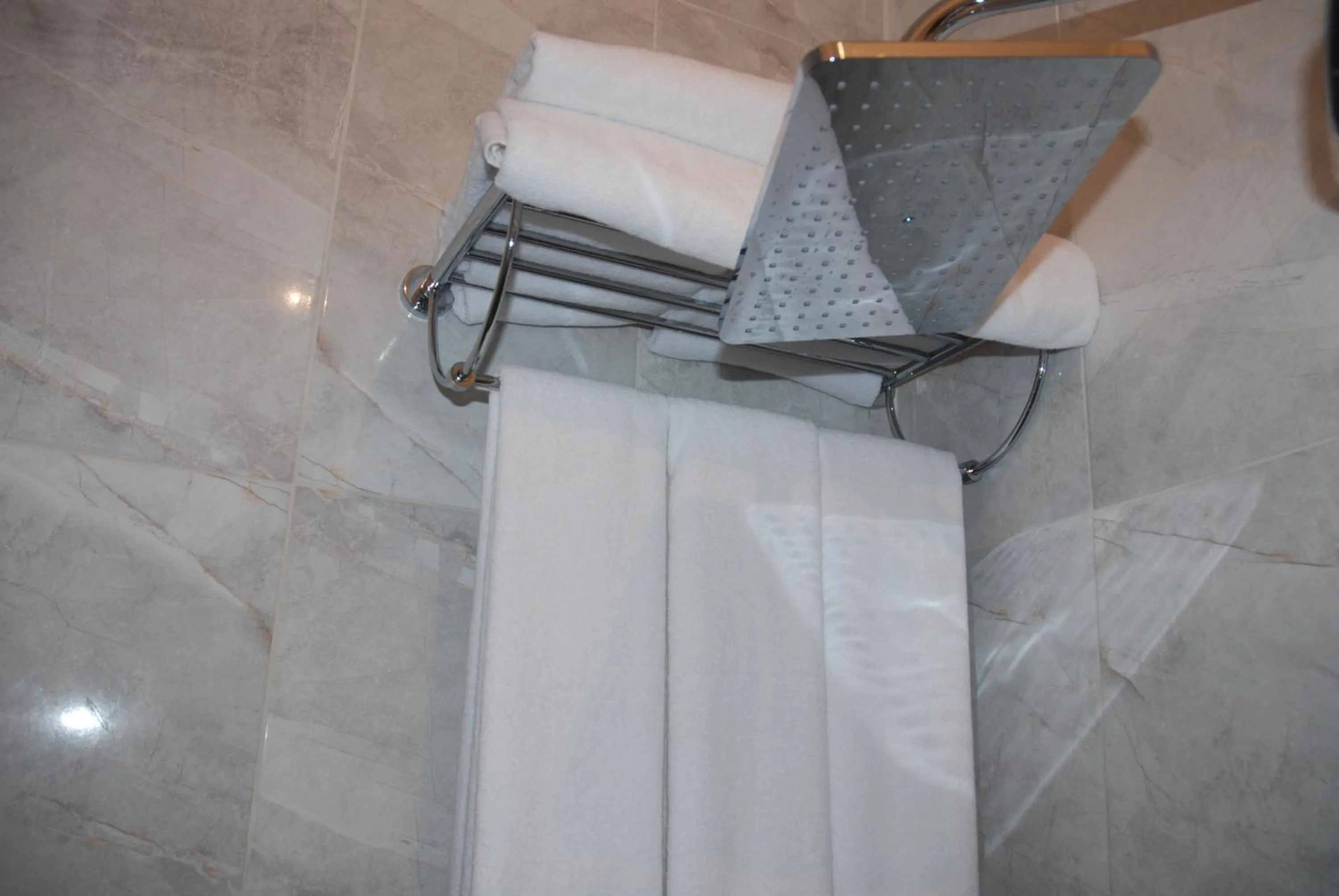 Bathroom in La Mer Boutique Hotel