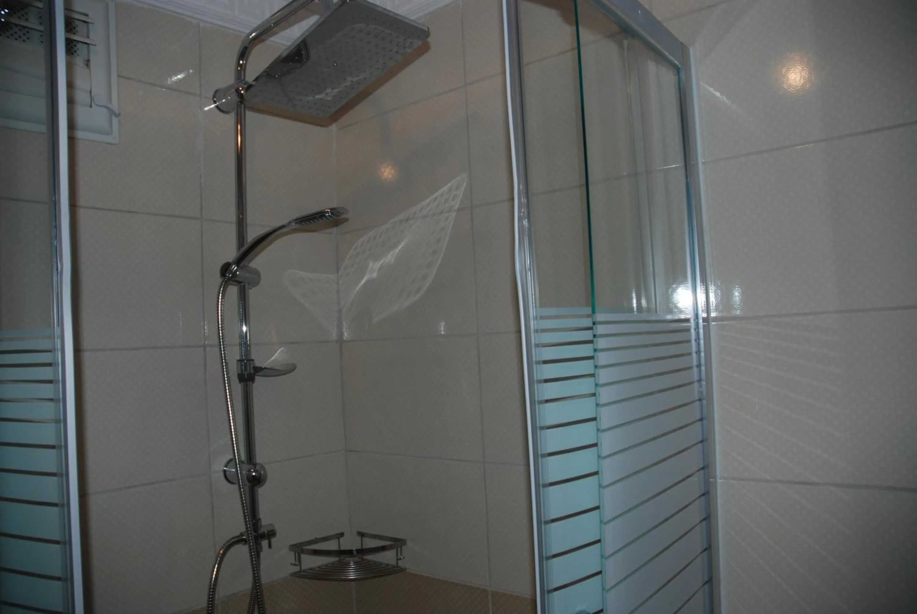 Shower in La Mer Boutique Hotel