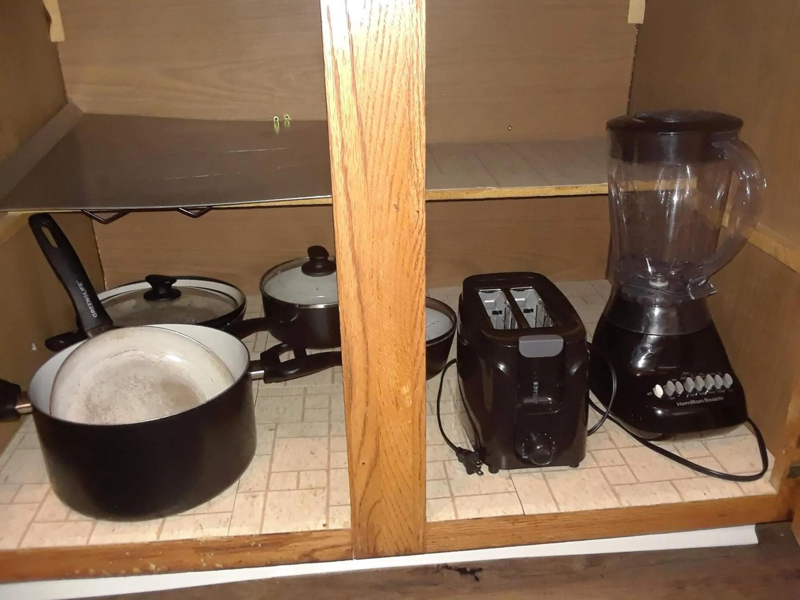 Kitchen or kitchenette in Mountain Song