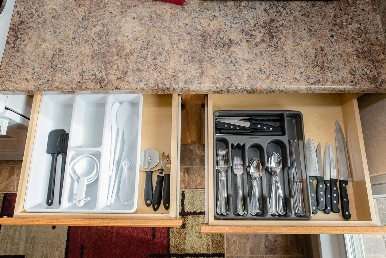 Kitchen or kitchenette in Mountain Song