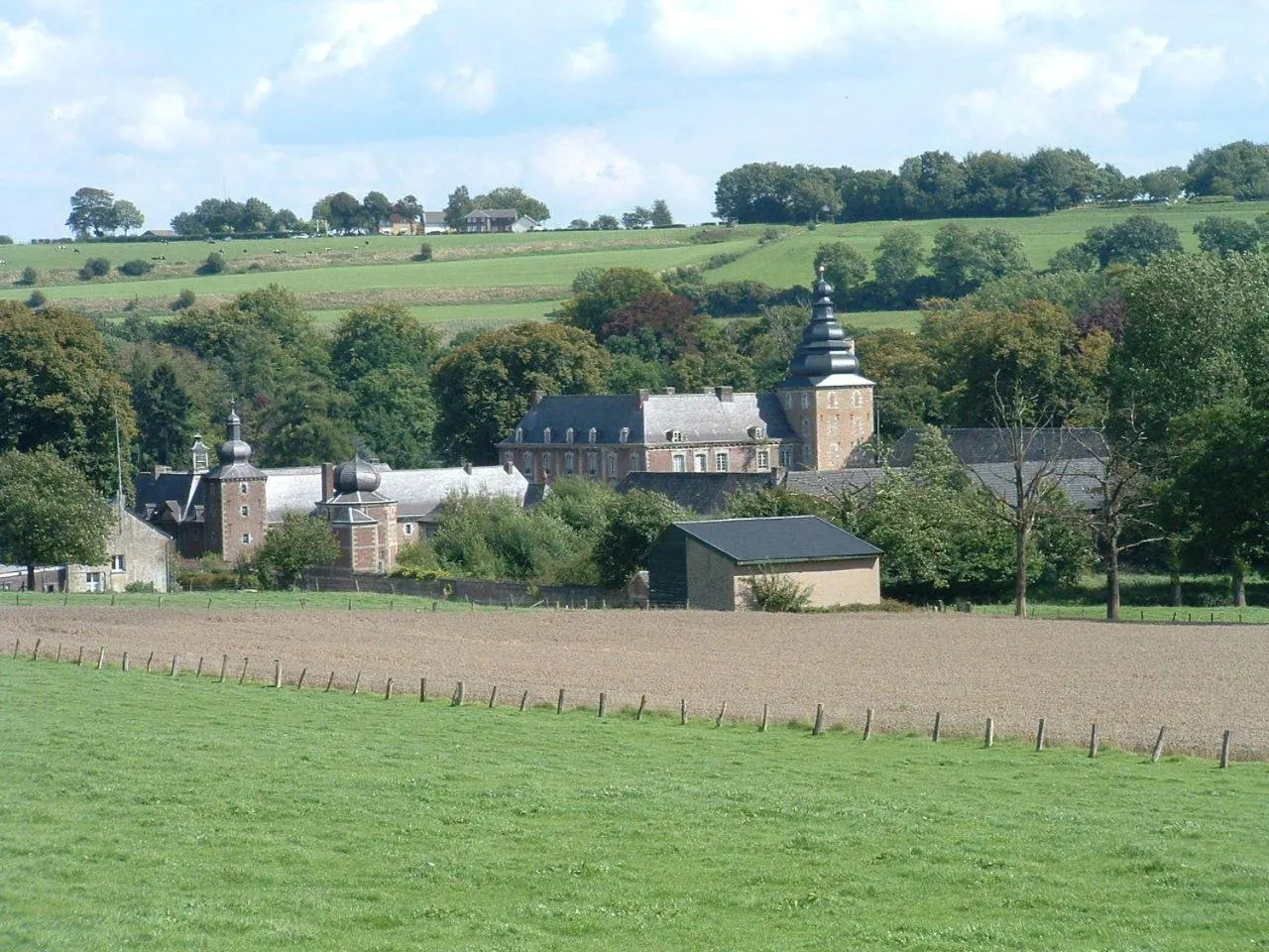 Nearby landmark in Hotel Restaurant Les Jumeaux