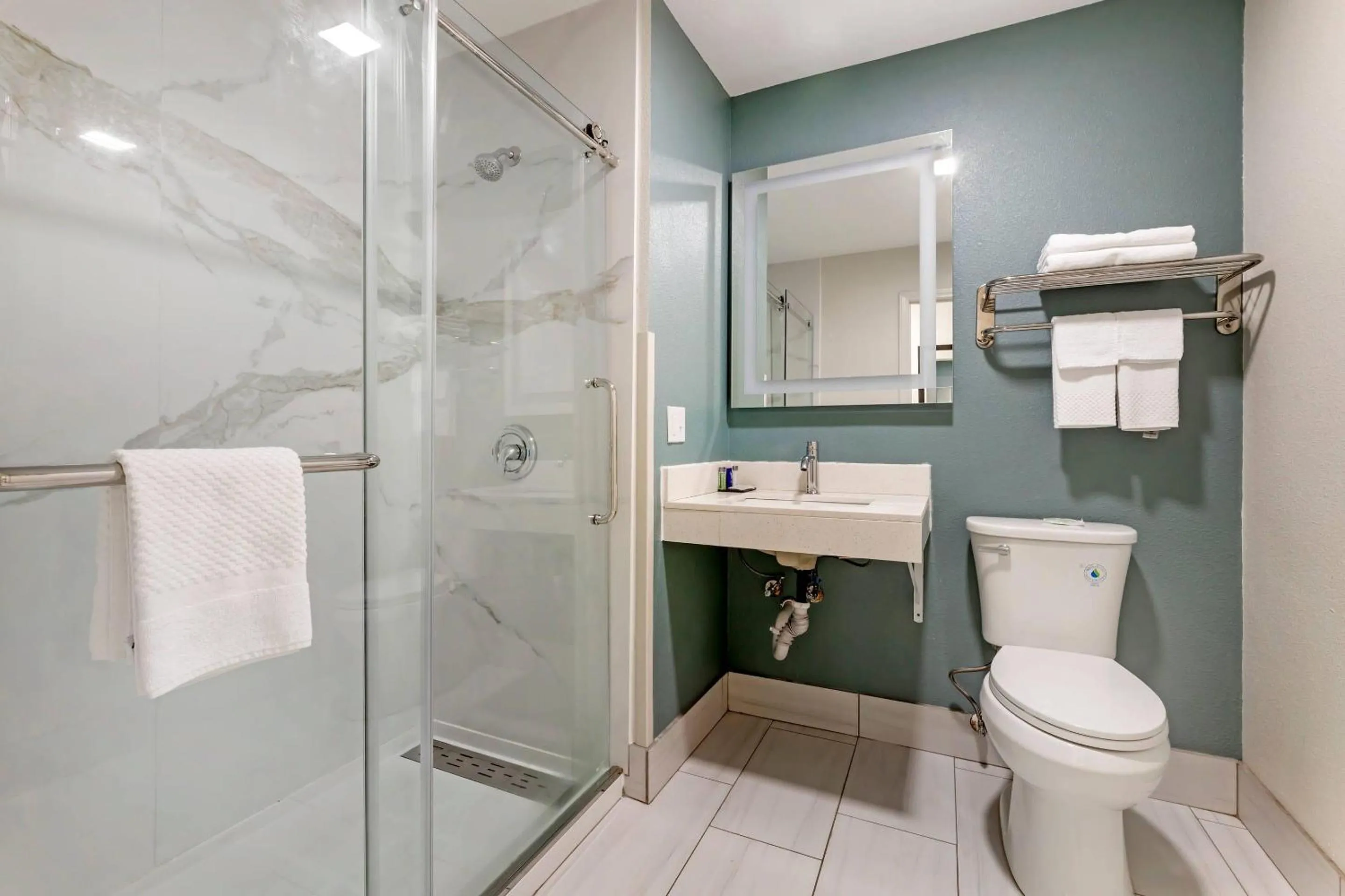 Bedroom in Sleep Inn & Suites Wisconsin Dells - Lake Delton