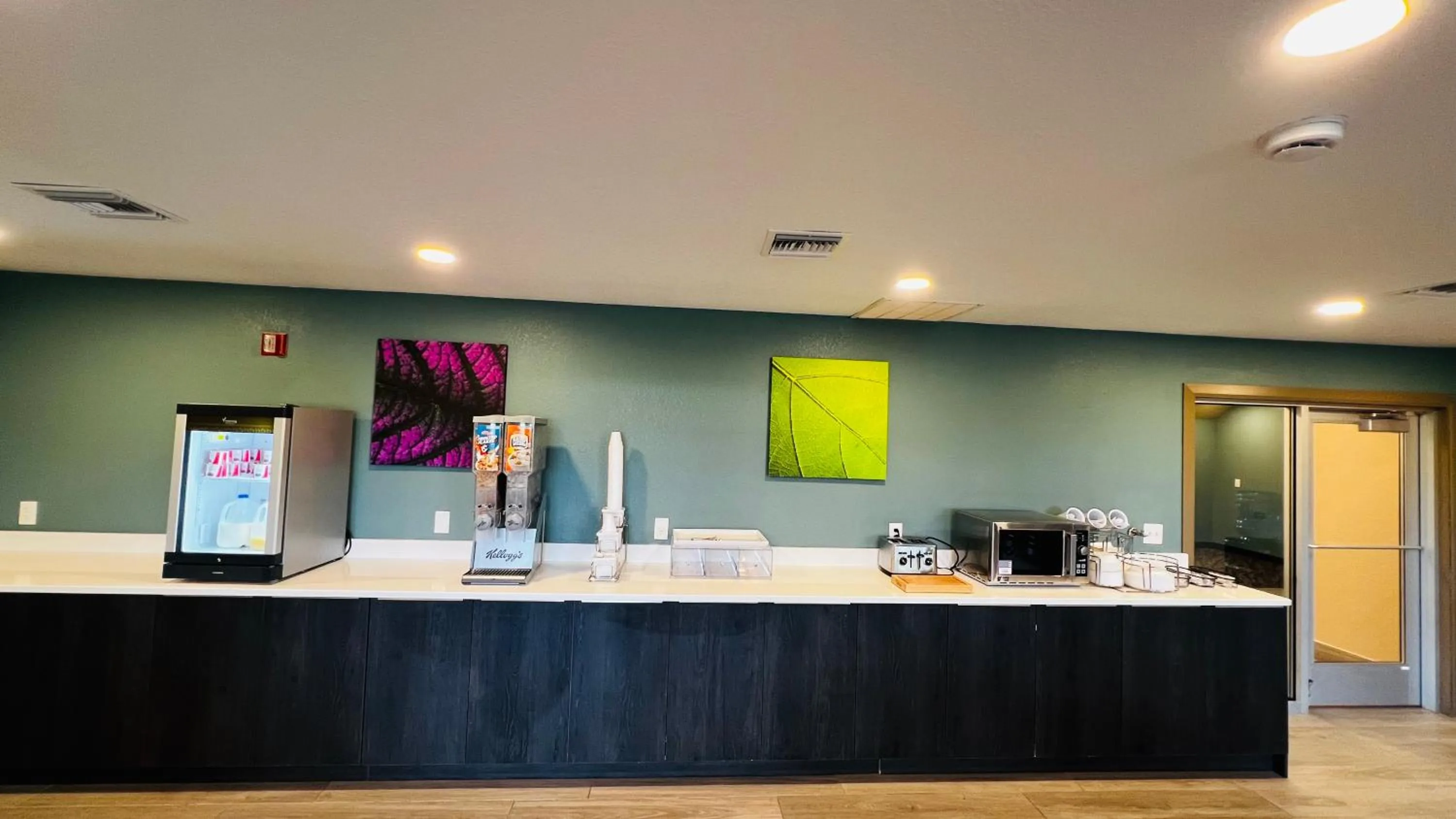 Breakfast in Sleep Inn & Suites Wisconsin Dells - Lake Delton