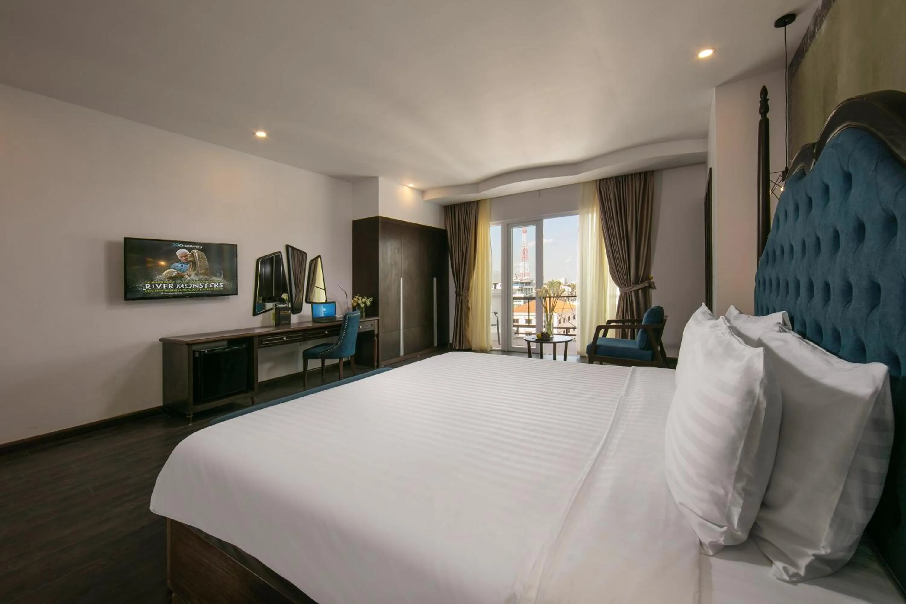 Bed in Azalea Parkview Hotel