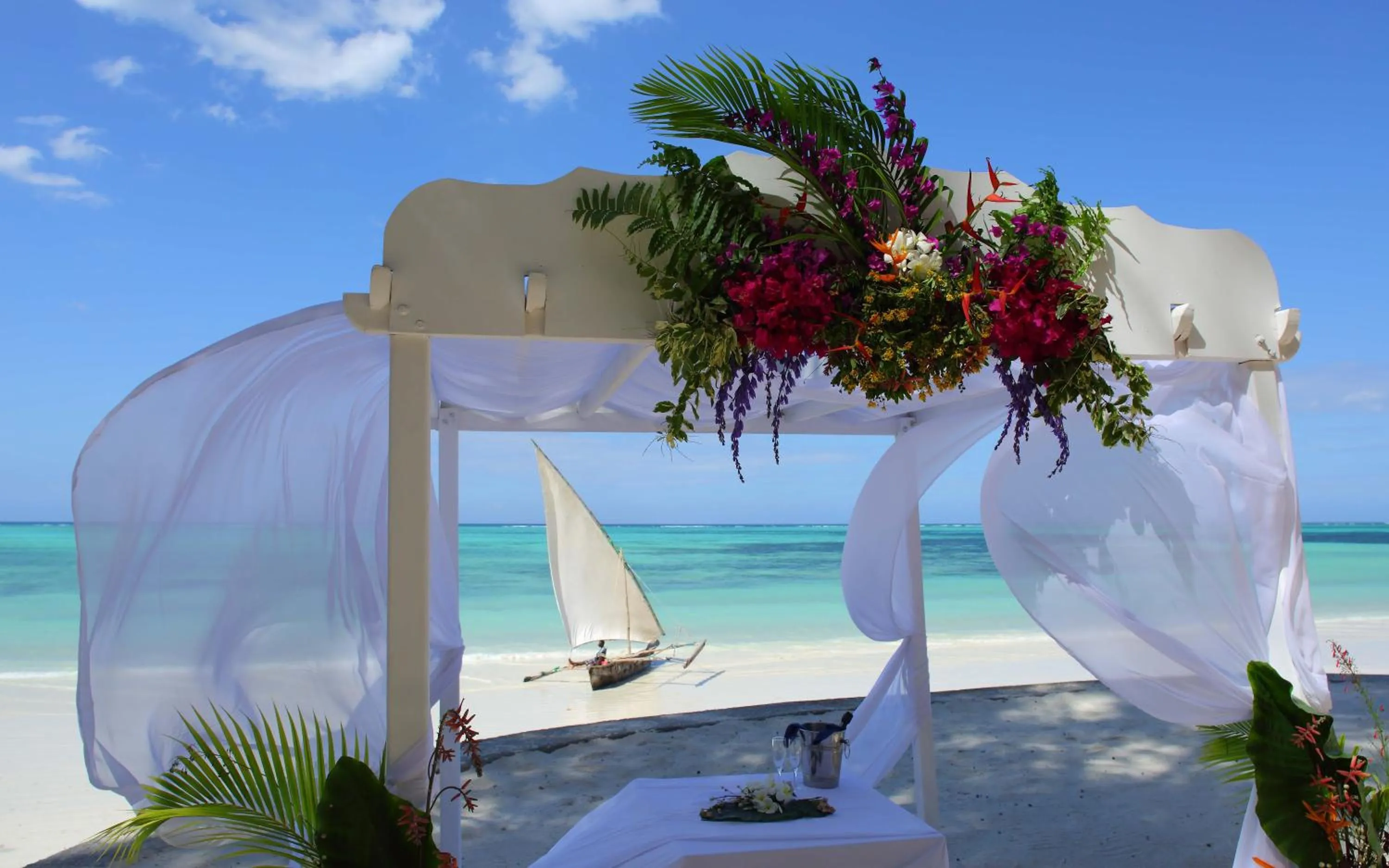 wedding in Bluebay Beach Resort & Spa