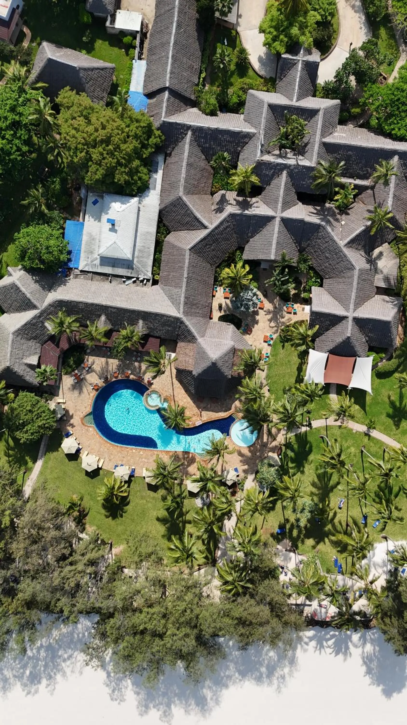 Swimming pool in Bluebay Beach Resort & Spa