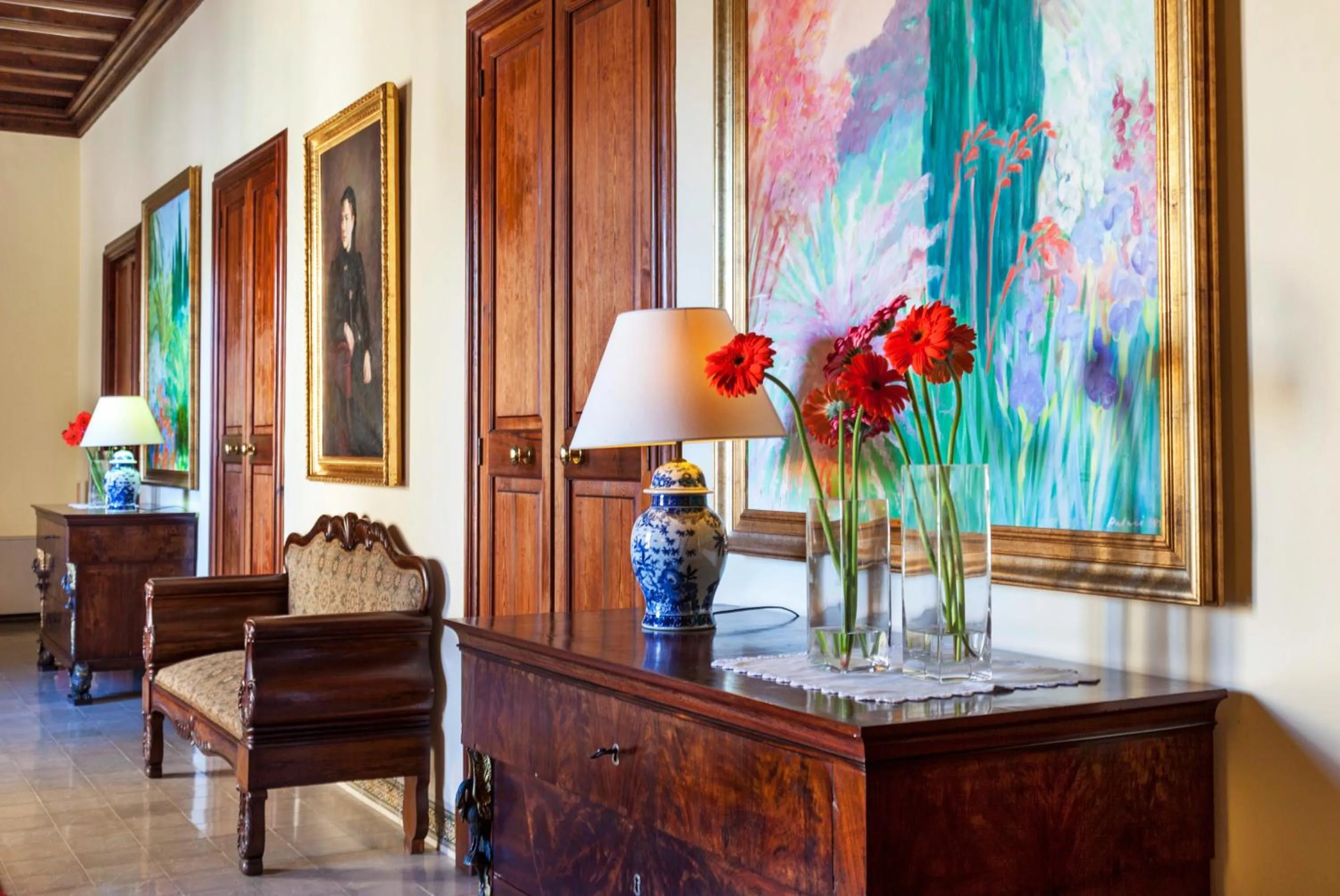 Decorative detail in Hotel Llenaire