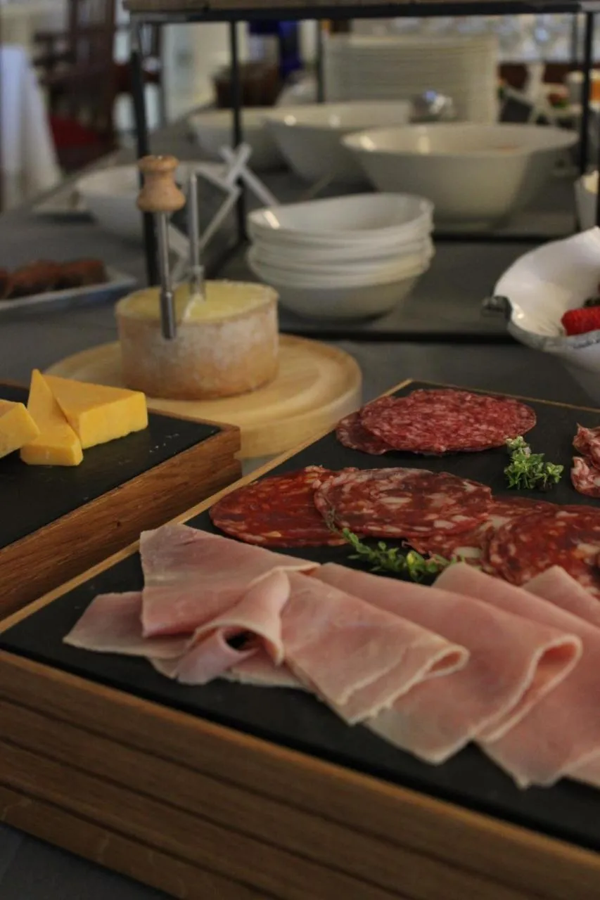 Breakfast in Hotel Llenaire