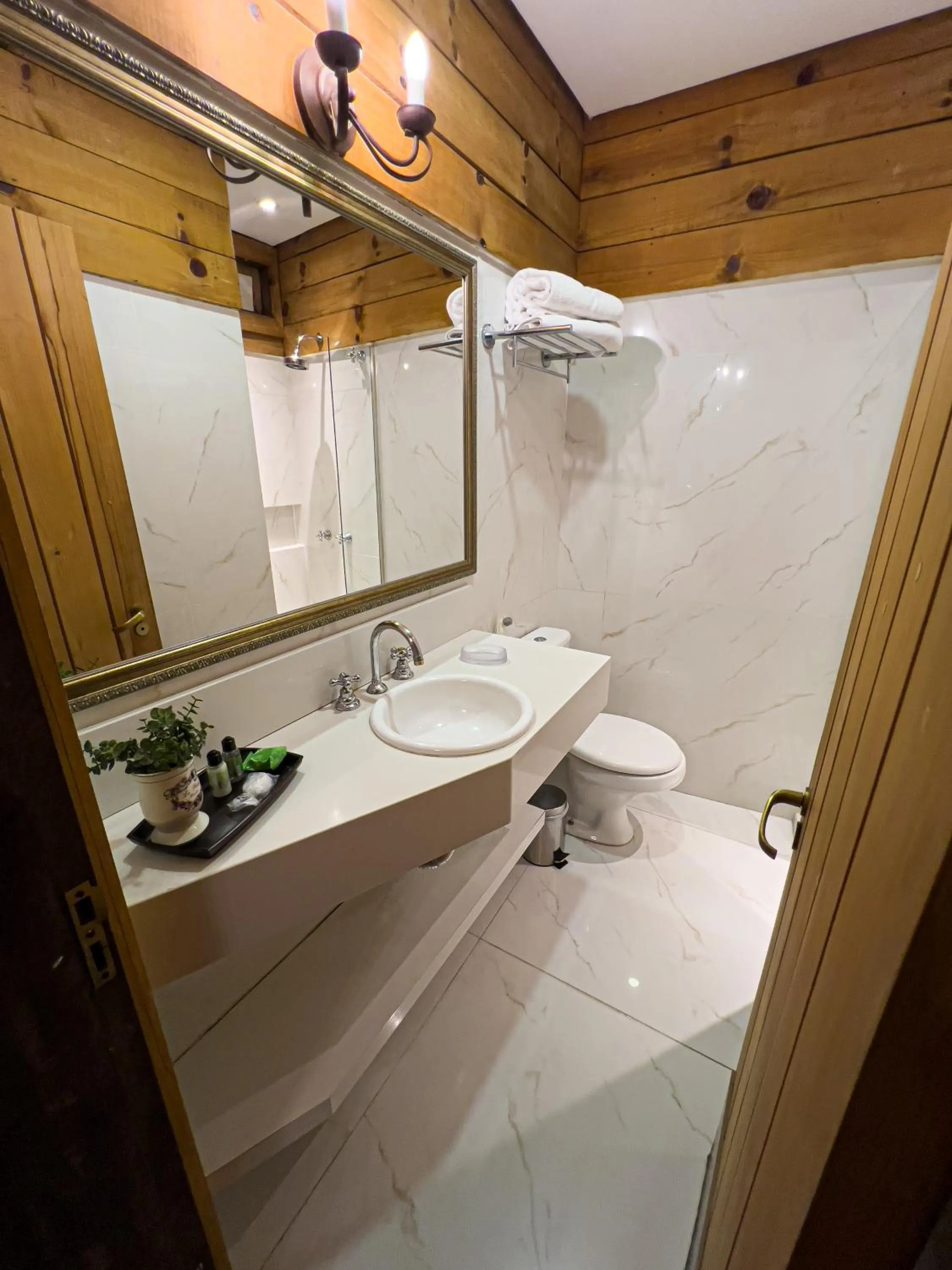 Bathroom in Hotel Giardino Di Pietra