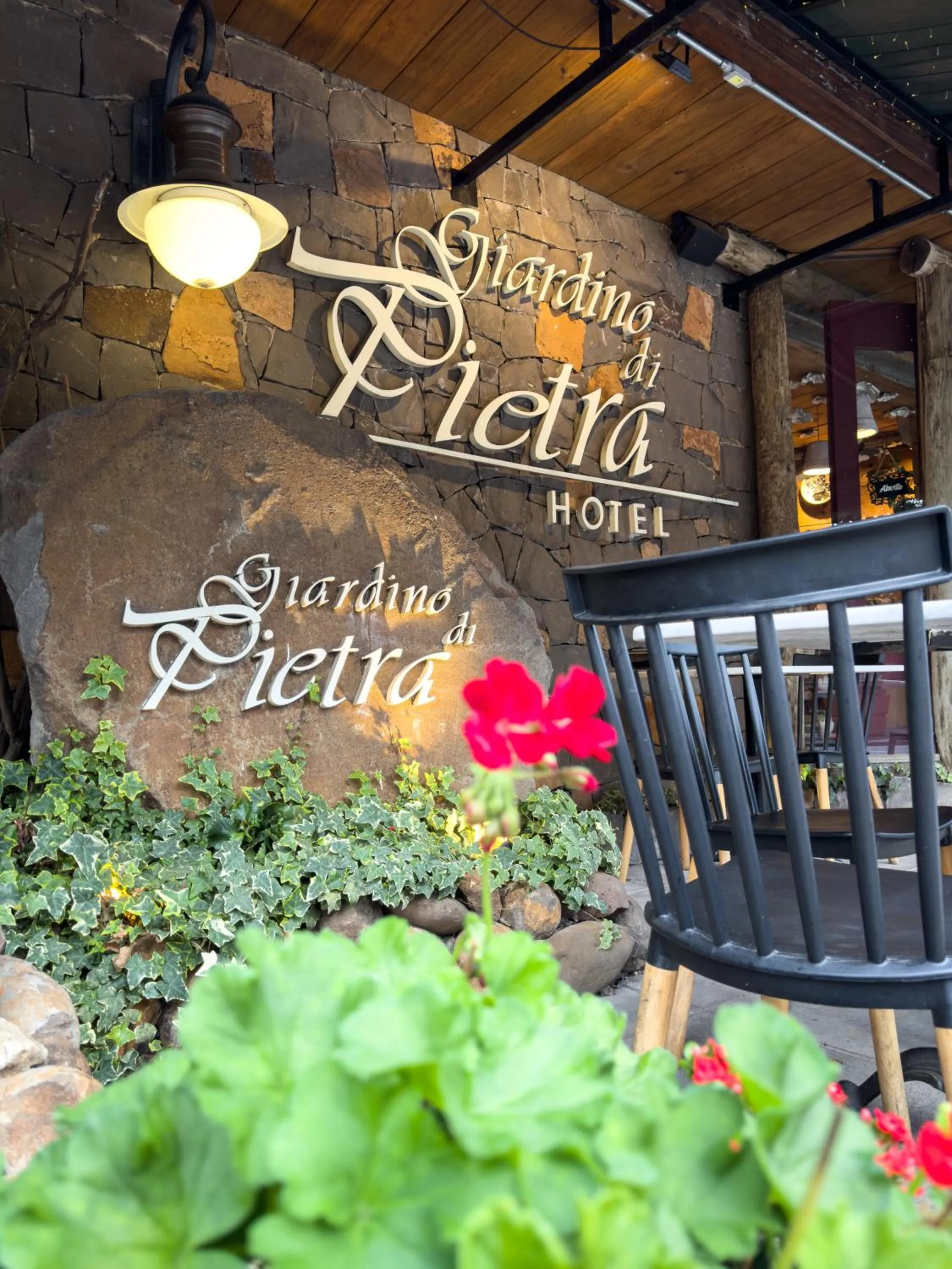 Facade/entrance in Hotel Giardino Di Pietra