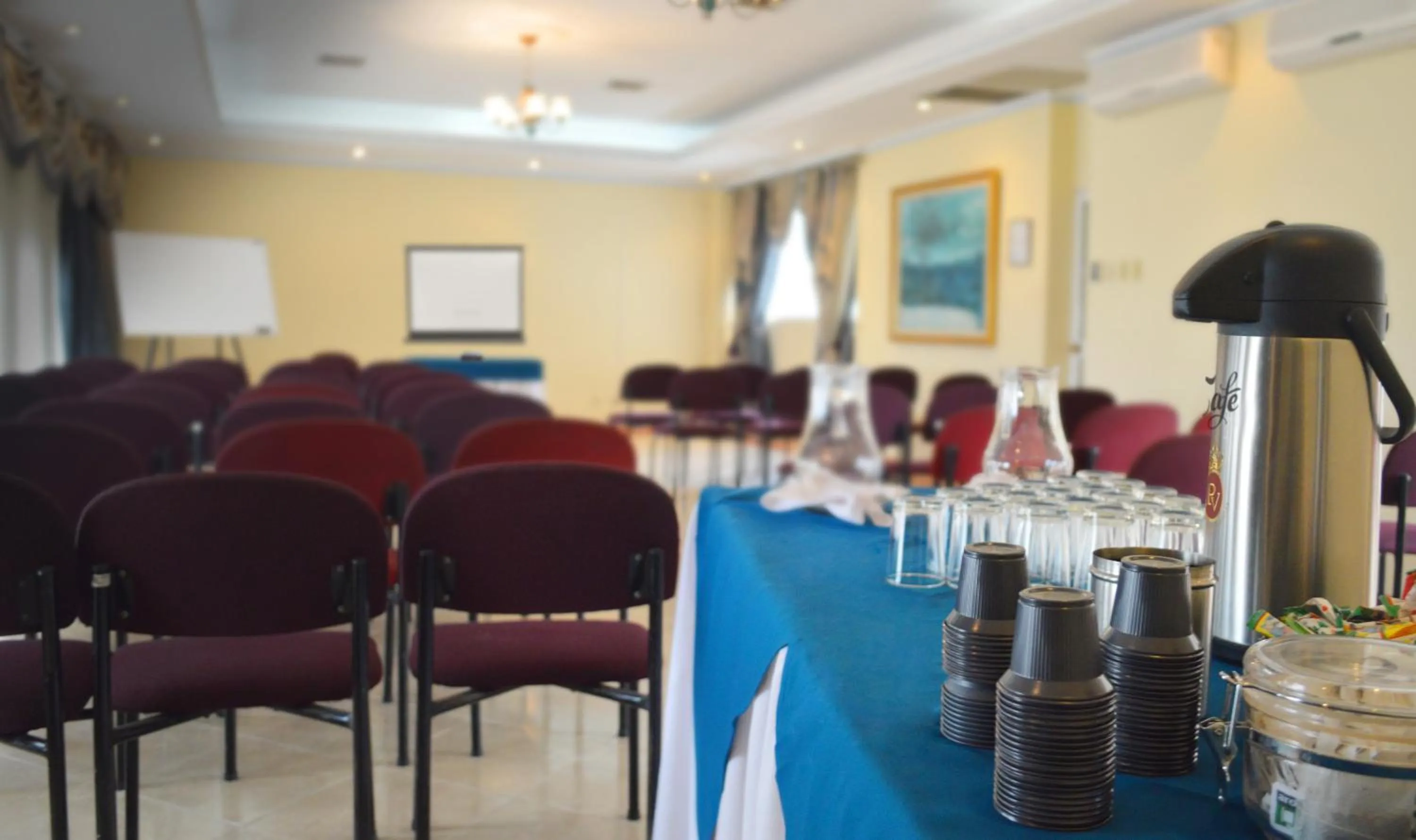 Meeting/conference room in Hotel Plaza Versalles