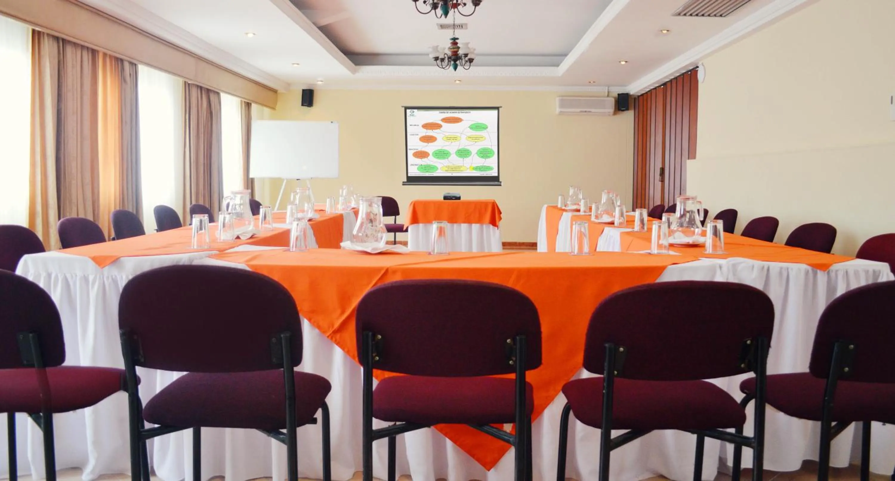 Meeting/conference room in Hotel Plaza Versalles