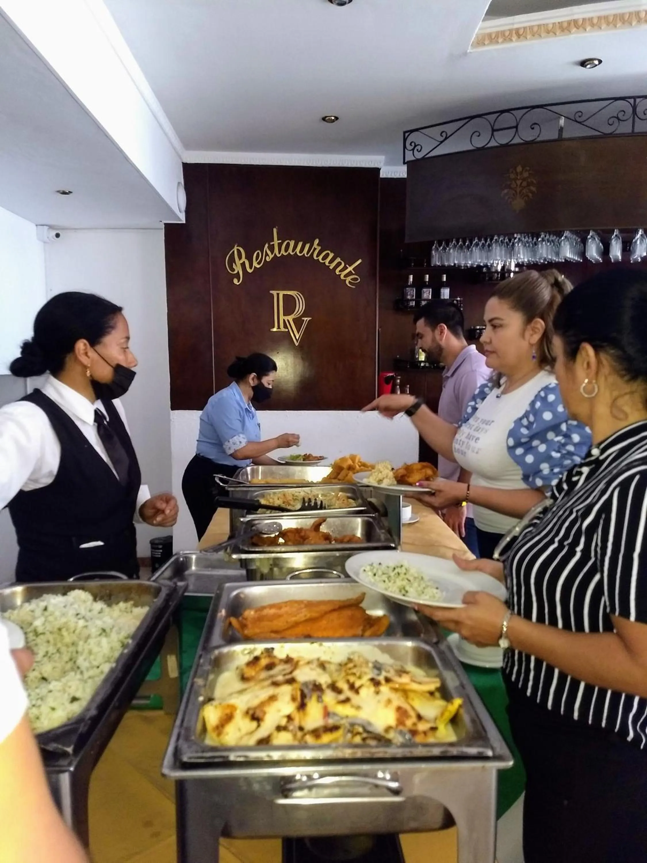 Restaurant/places to eat in Hotel Plaza Versalles