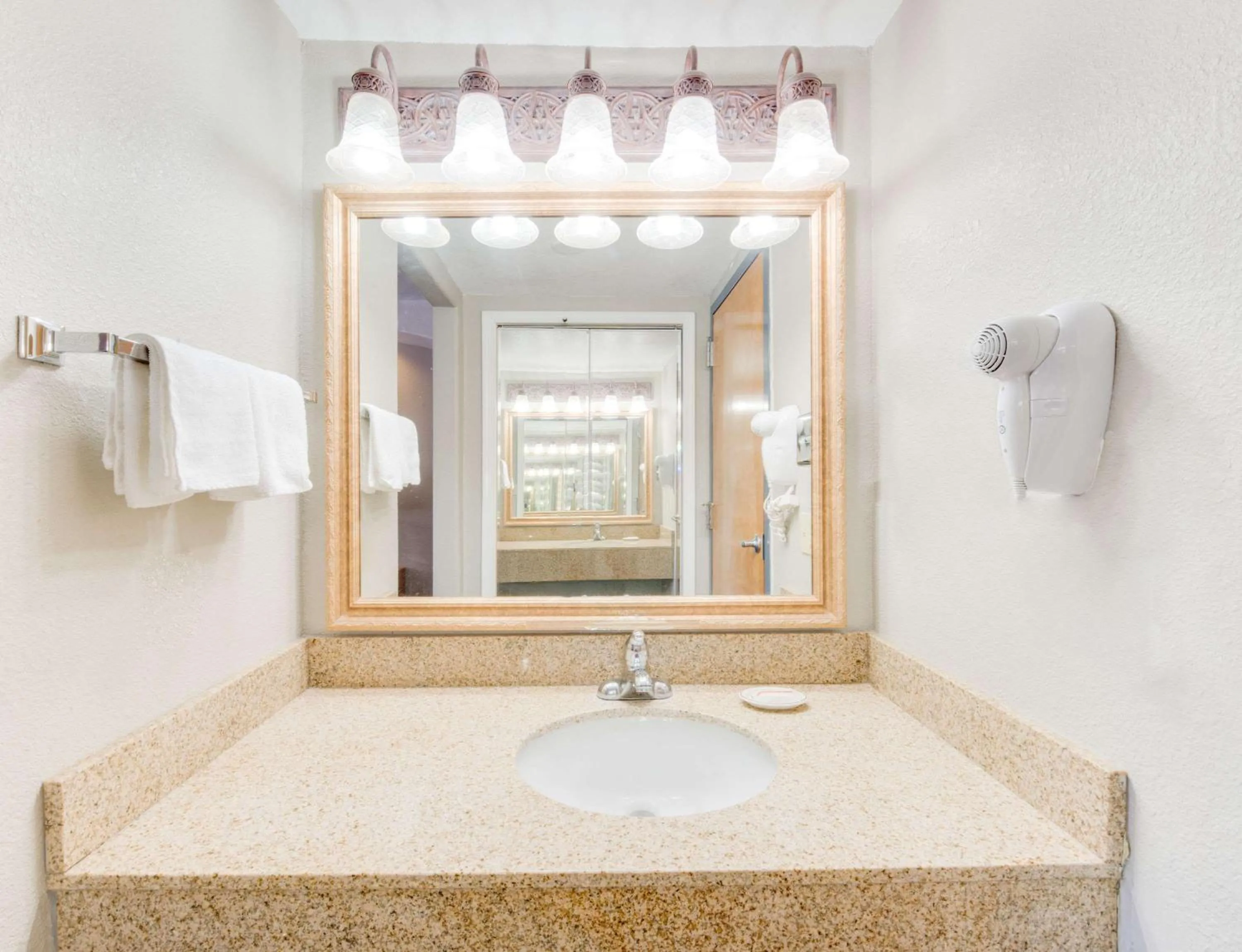 Bathroom in Knights Inn Van Horn