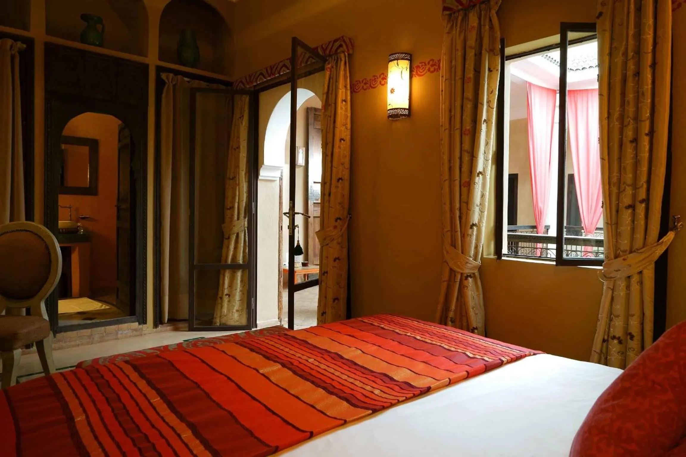Bed in Riad Dar Alif & SPA