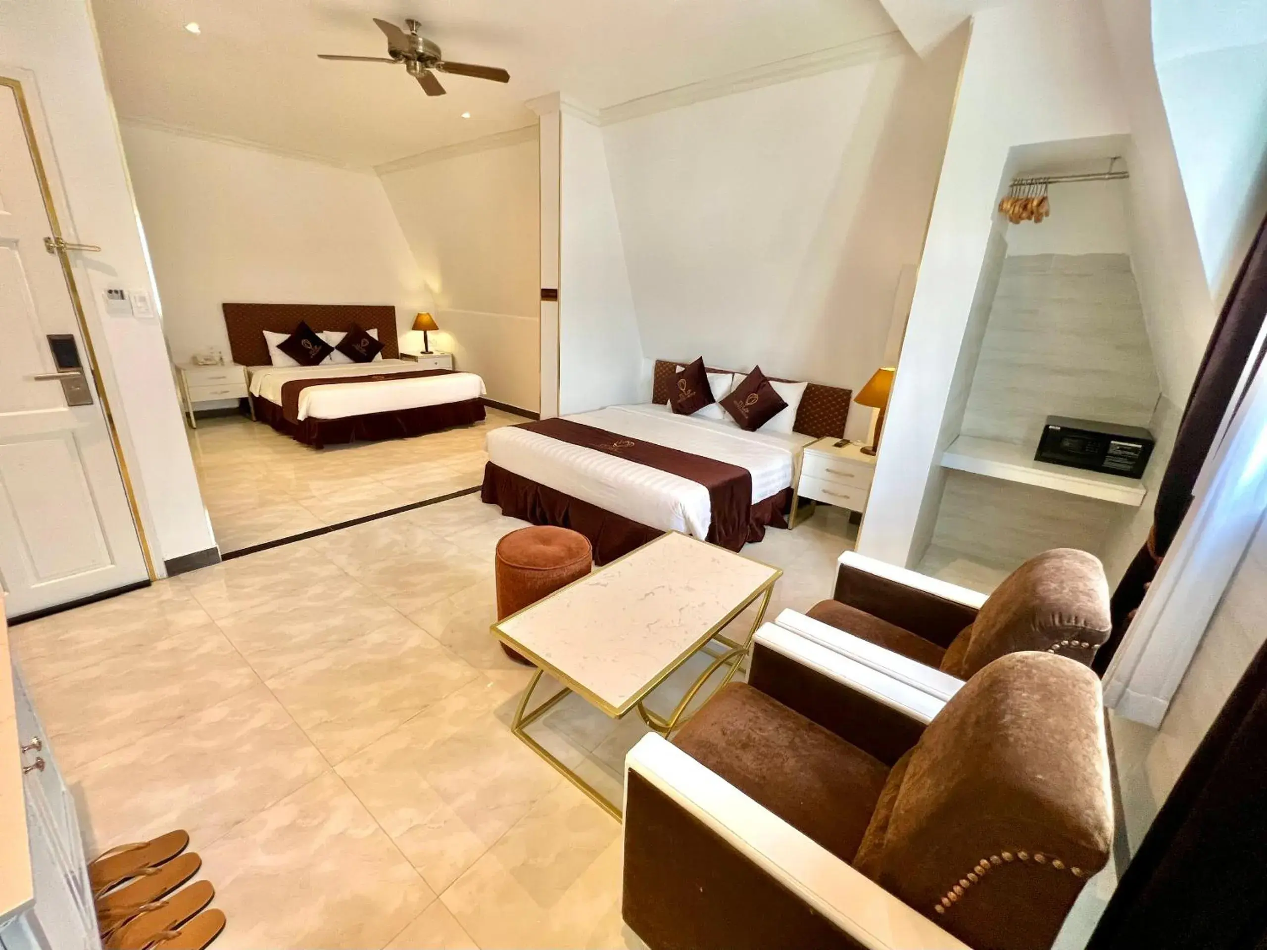 Luxury Quadruple Room in Tulip City View Luxury Quadruple Room in Tulip City View