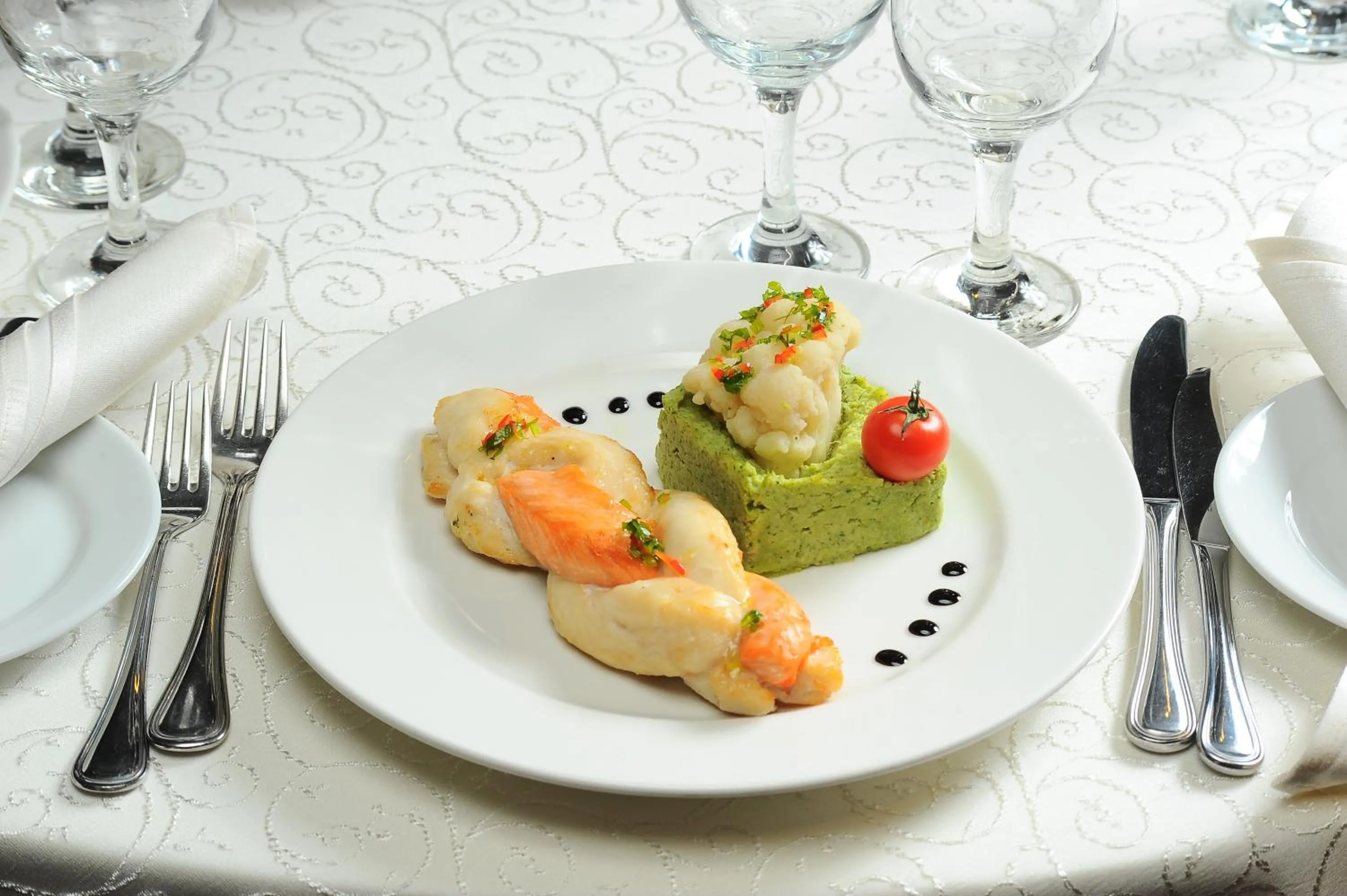 Restaurant/places to eat in Ramada Iasi City Center