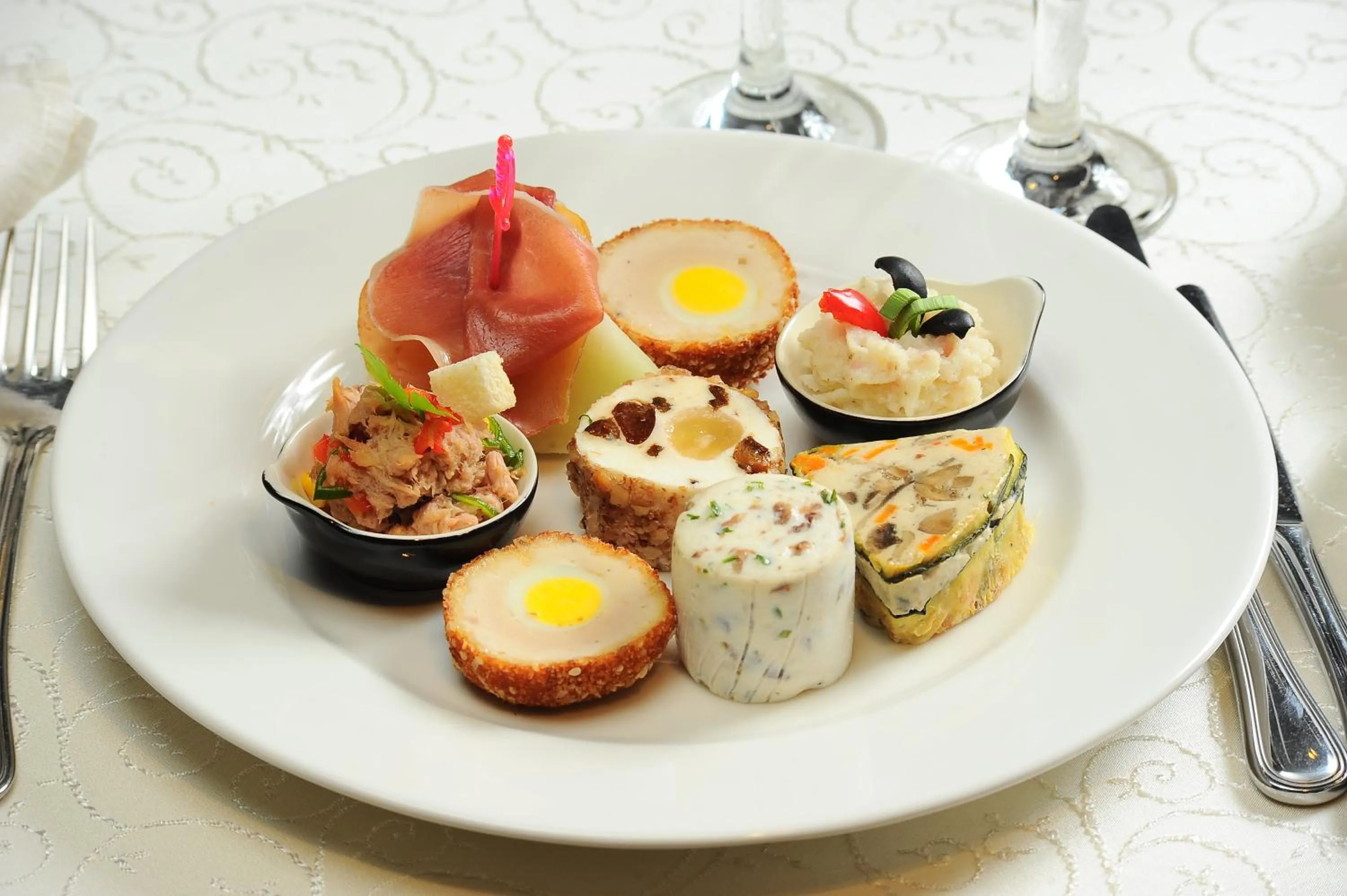 Restaurant/places to eat in Ramada Iasi City Center