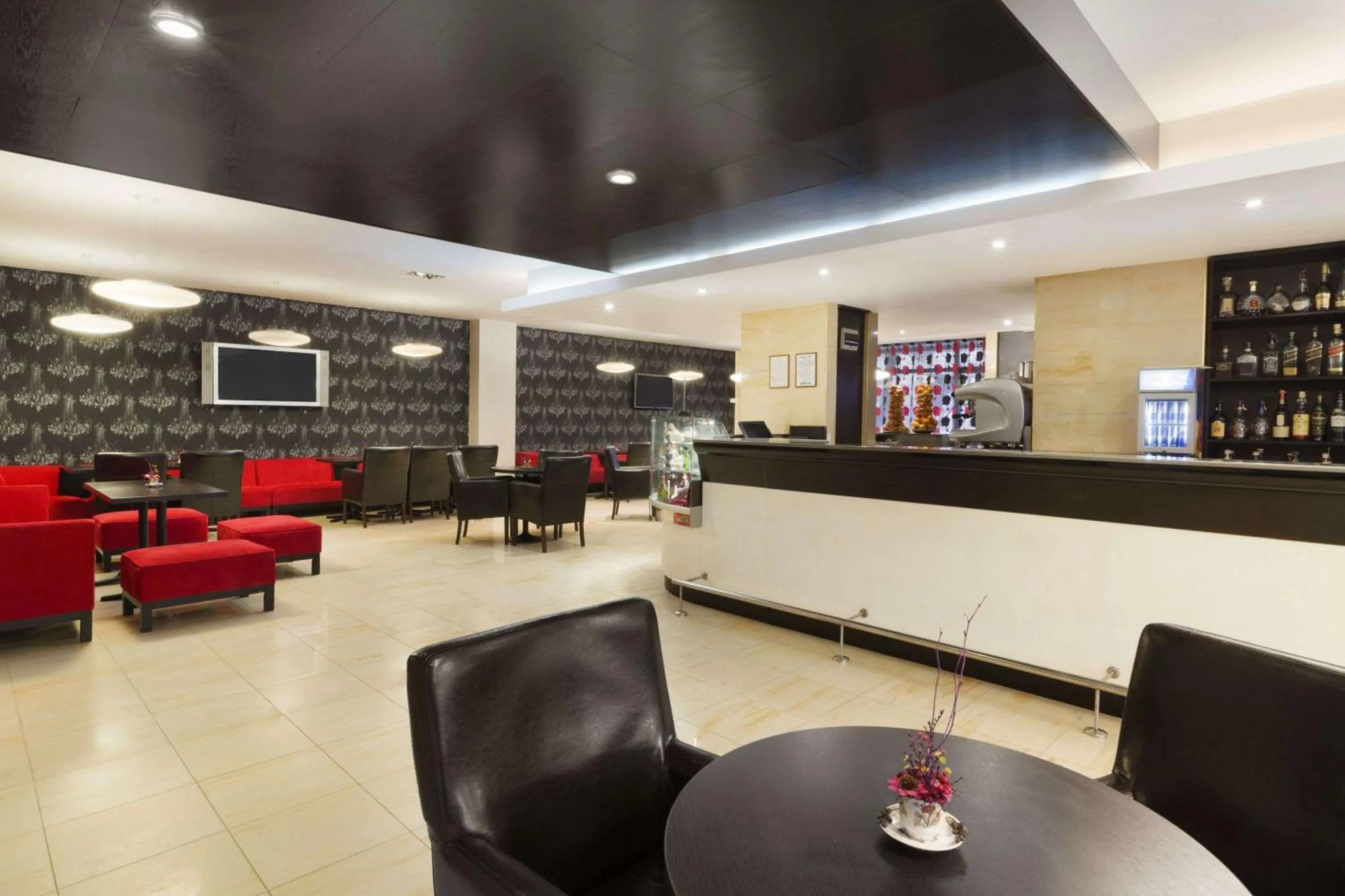 Restaurant/places to eat in Ramada Iasi City Center