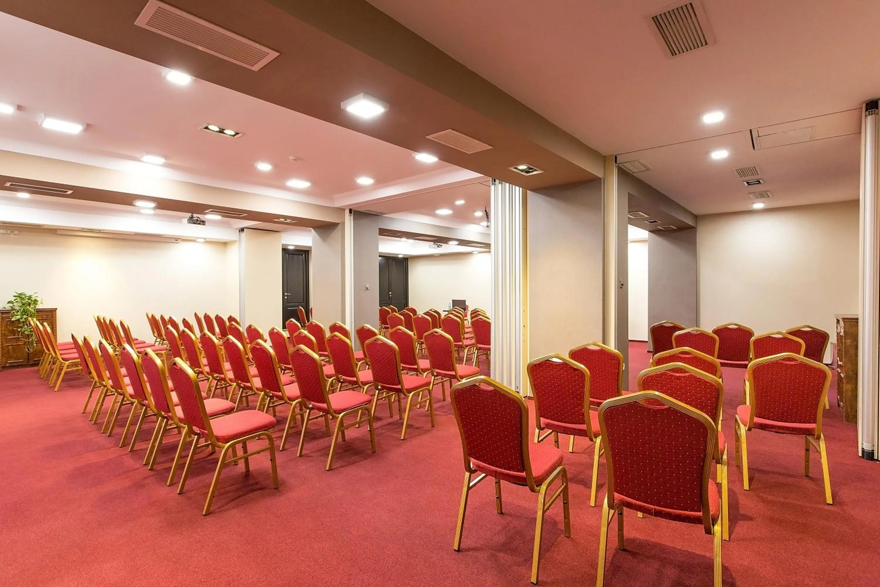 Business facilities in Ramada Iasi City Center