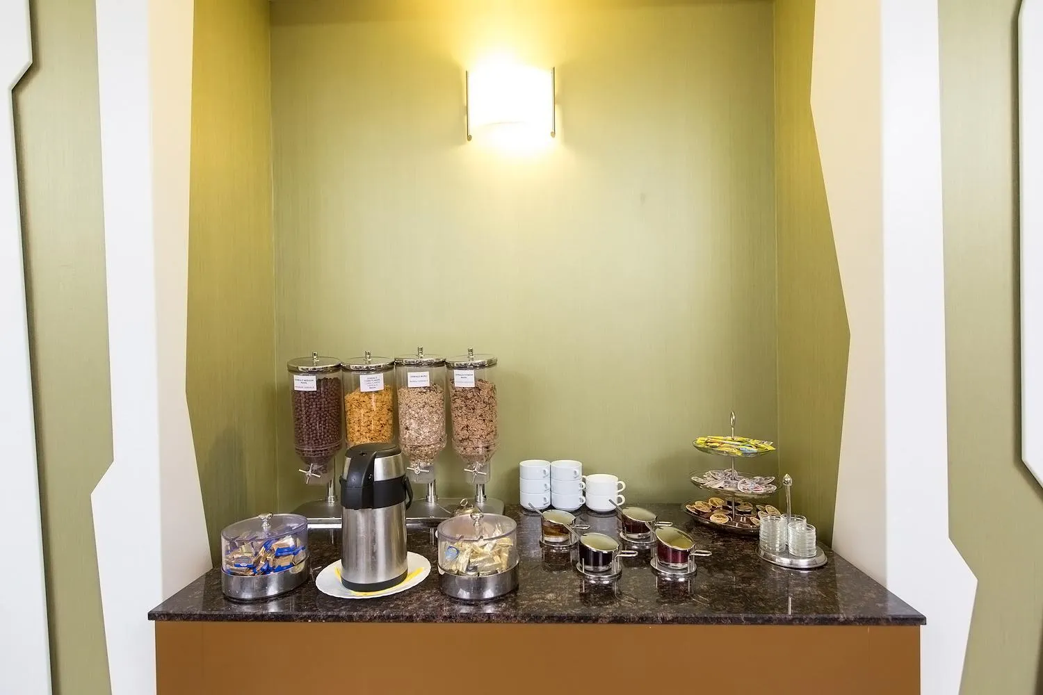 Coffee/tea facilities in Ramada Iasi City Center