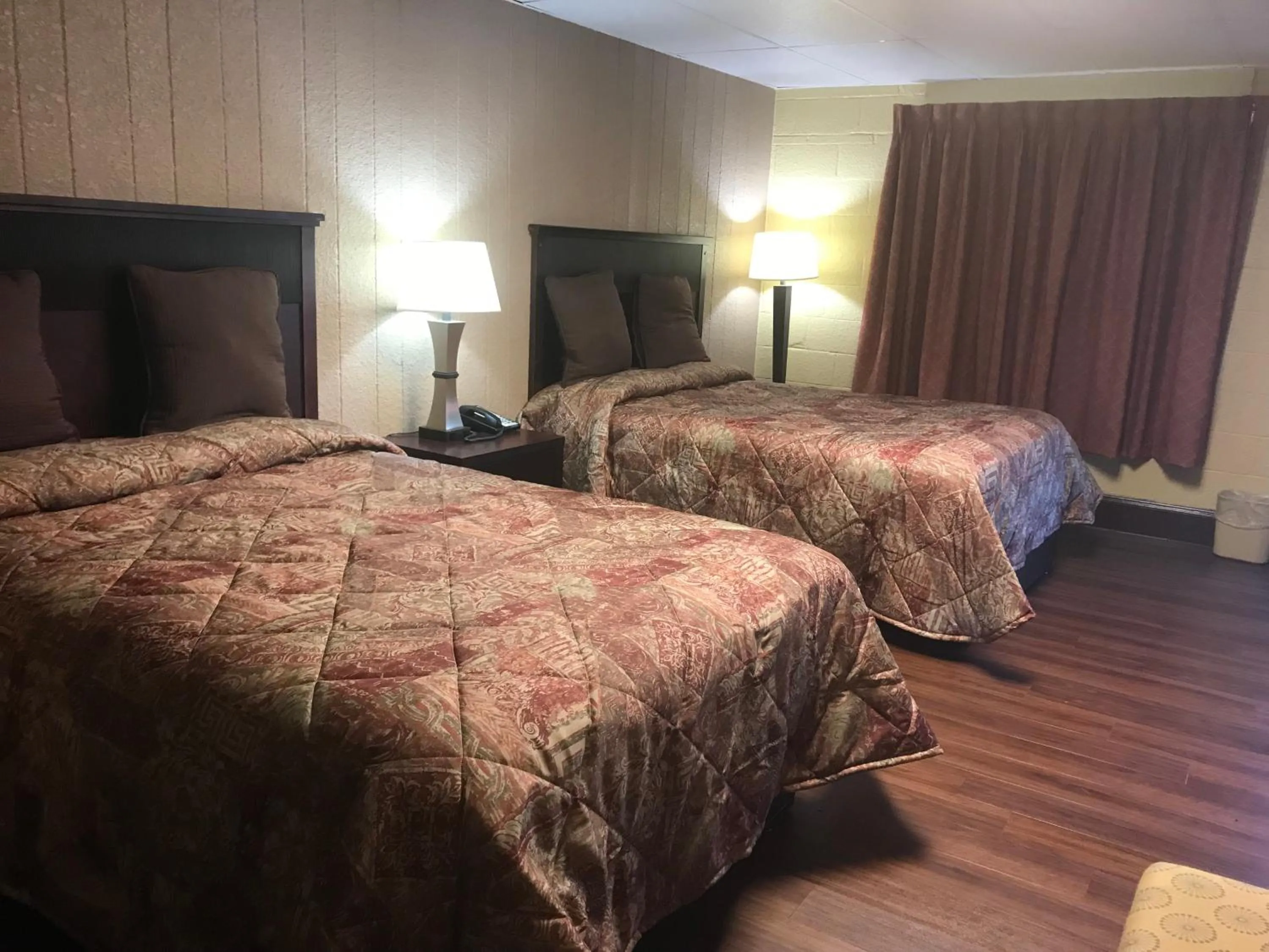 Bed in Americas Best Value Inn Stone Mountain Atlanta E