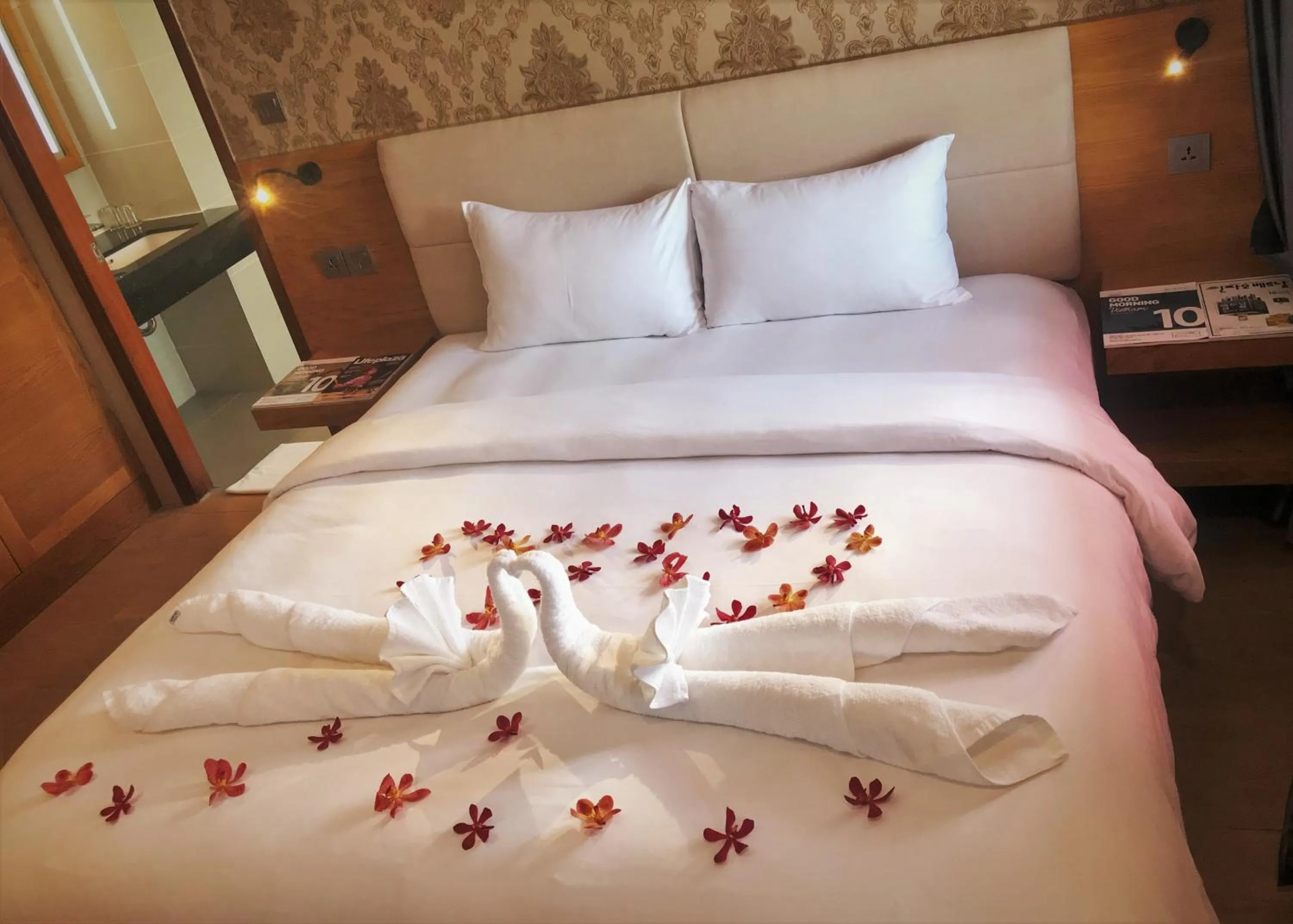 Bed in Imperial Saigon hotel