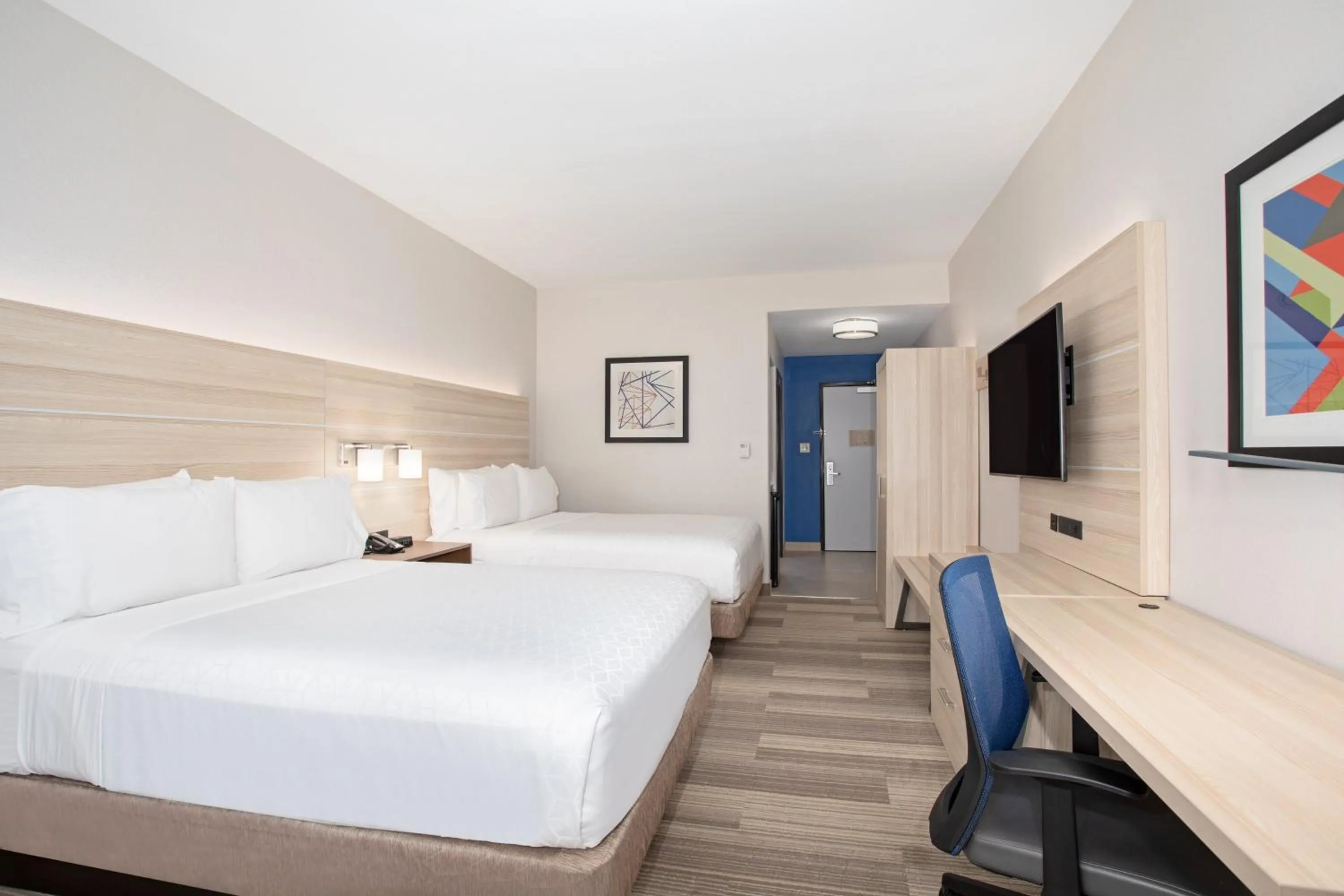 Photo of the whole room, Bed in Holiday Inn Express & Suites Phoenix Glendale Dist by IHG