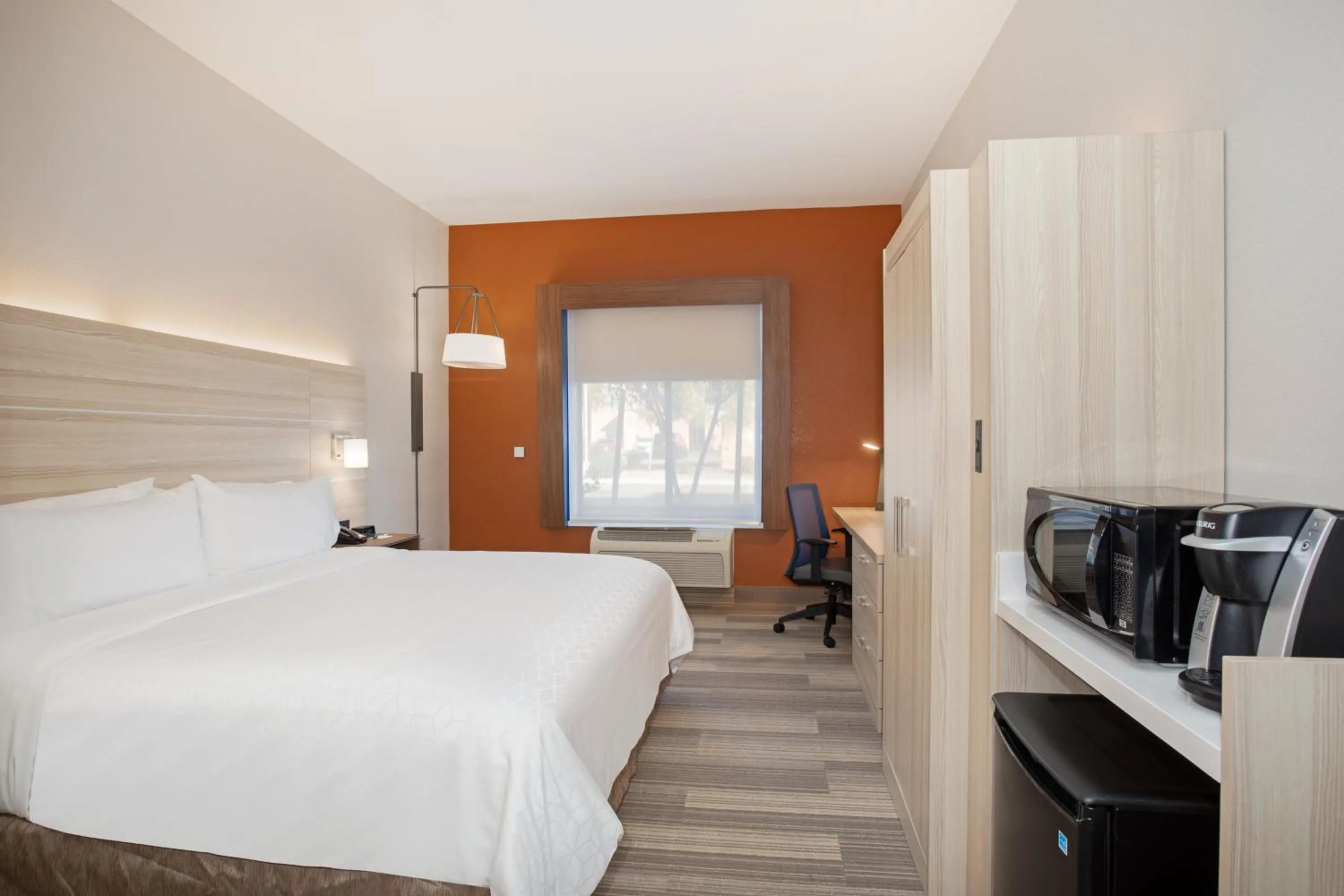 Photo of the whole room, Bed in Holiday Inn Express & Suites Phoenix Glendale Dist by IHG